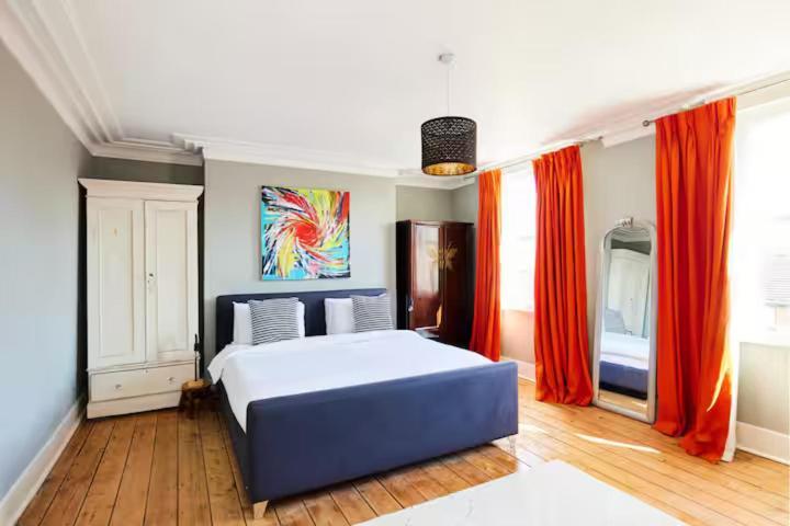 The Walterton Sanctuary - Bright 3 Bed Flat Apartment