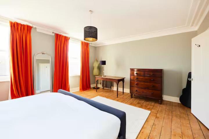 Apartment The Walterton Sanctuary - Bright 3 Bed Flat London