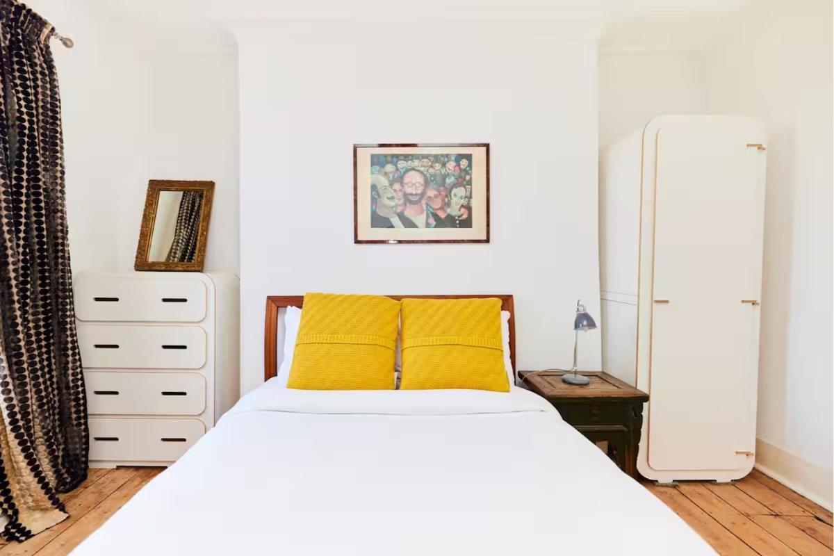 The Walterton Sanctuary - Bright 3 Bed Flat Apartment