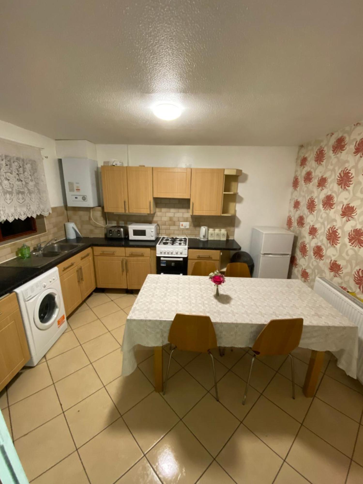 Appartement Cosy 3 Bedroom House Near Stratford,olympic Park, E15 *