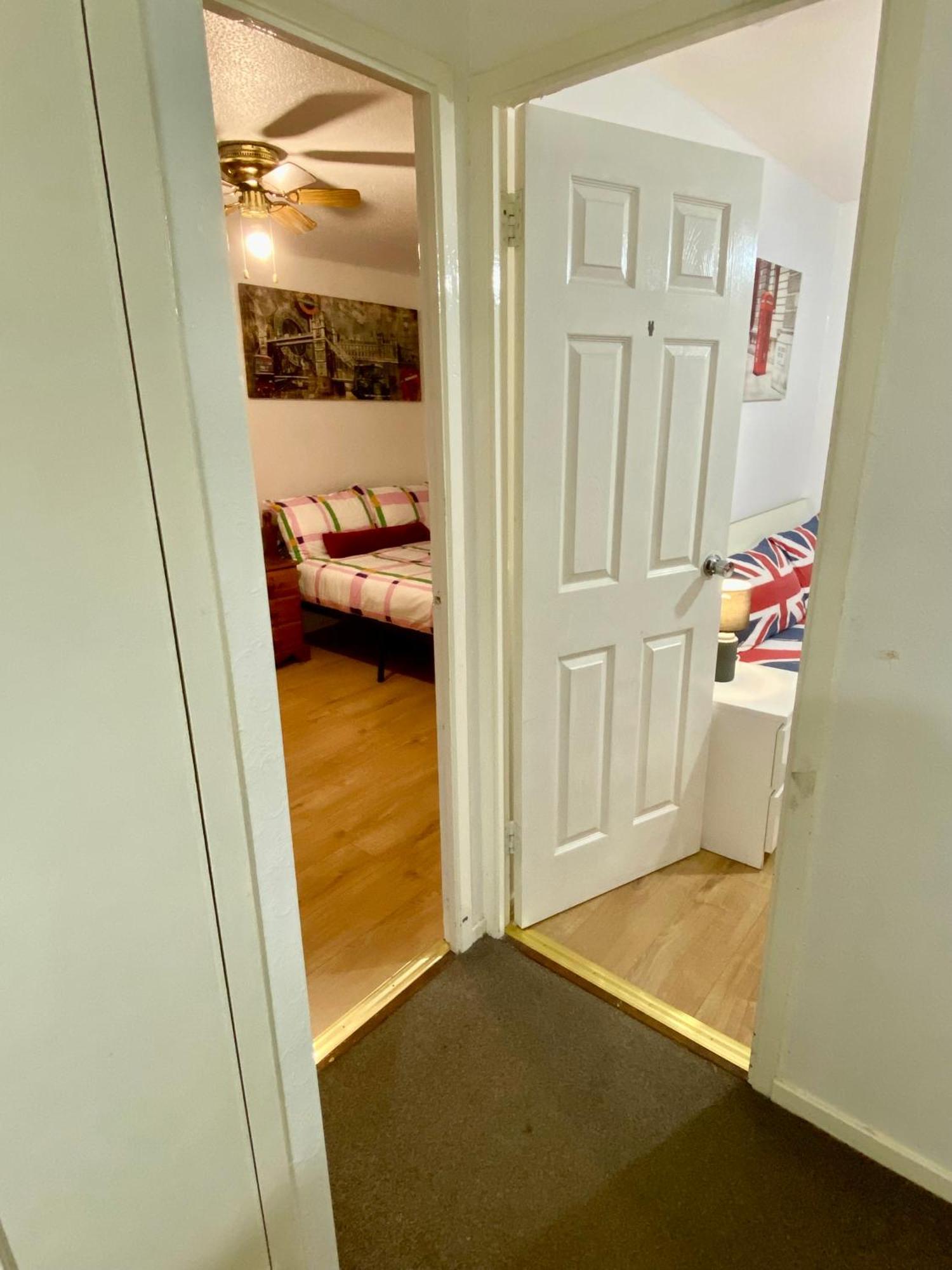 Cosy 3 Bedroom House Near Stratford,olympic Park, E15 *