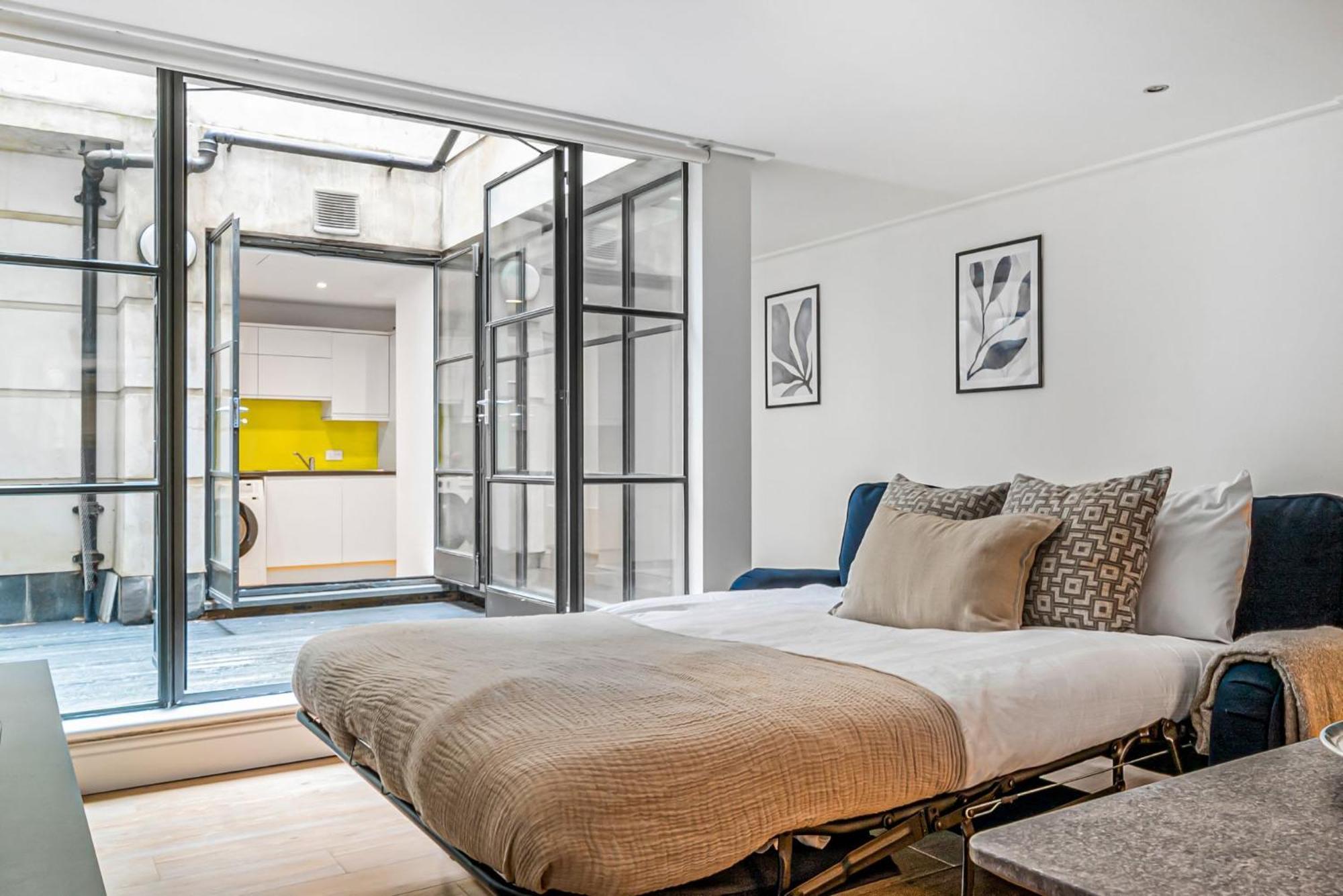 Heart Of Holborn - 2br With Patio - Cityapartmentstay *