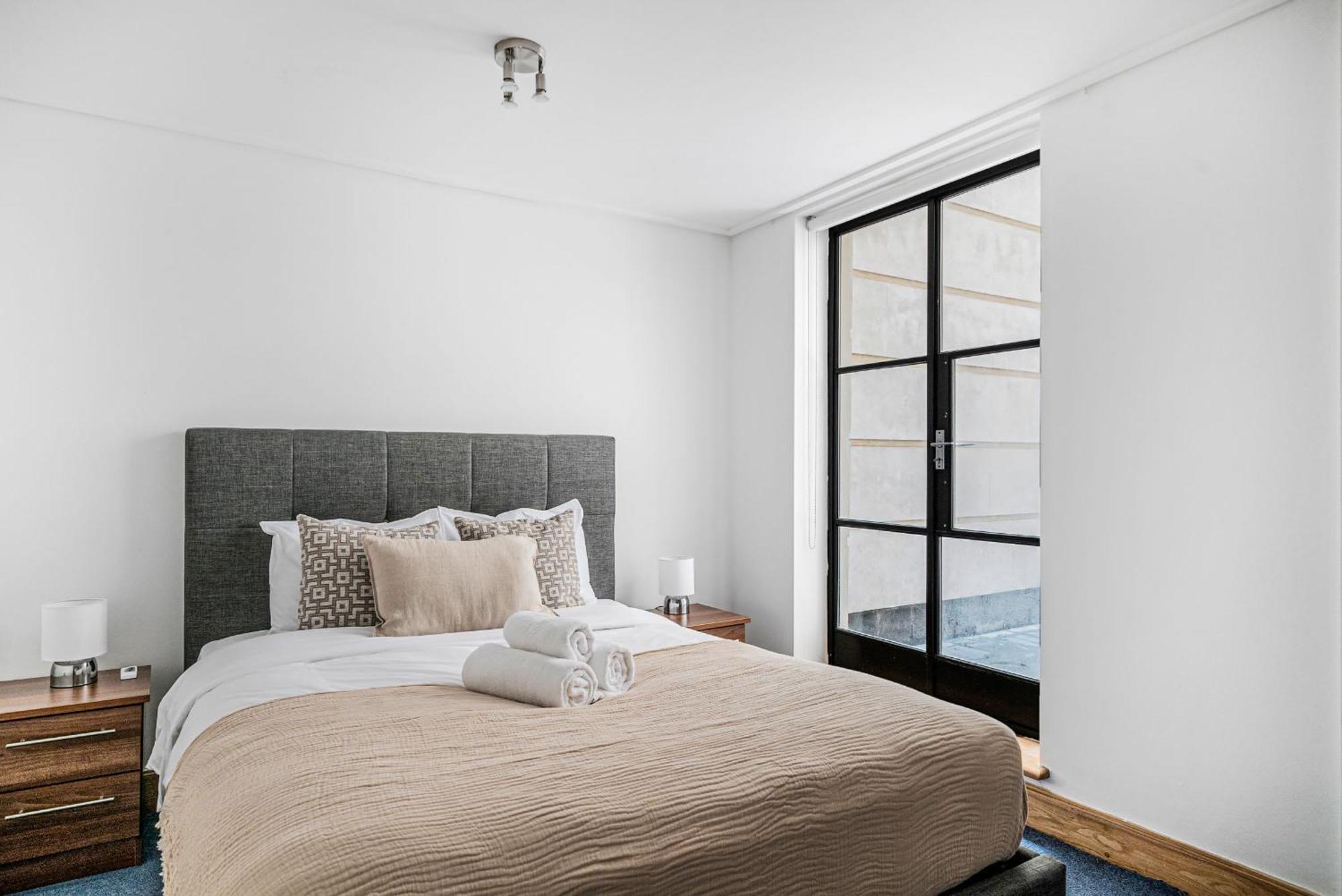 Heart Of Holborn - 2br With Patio - Cityapartmentstay