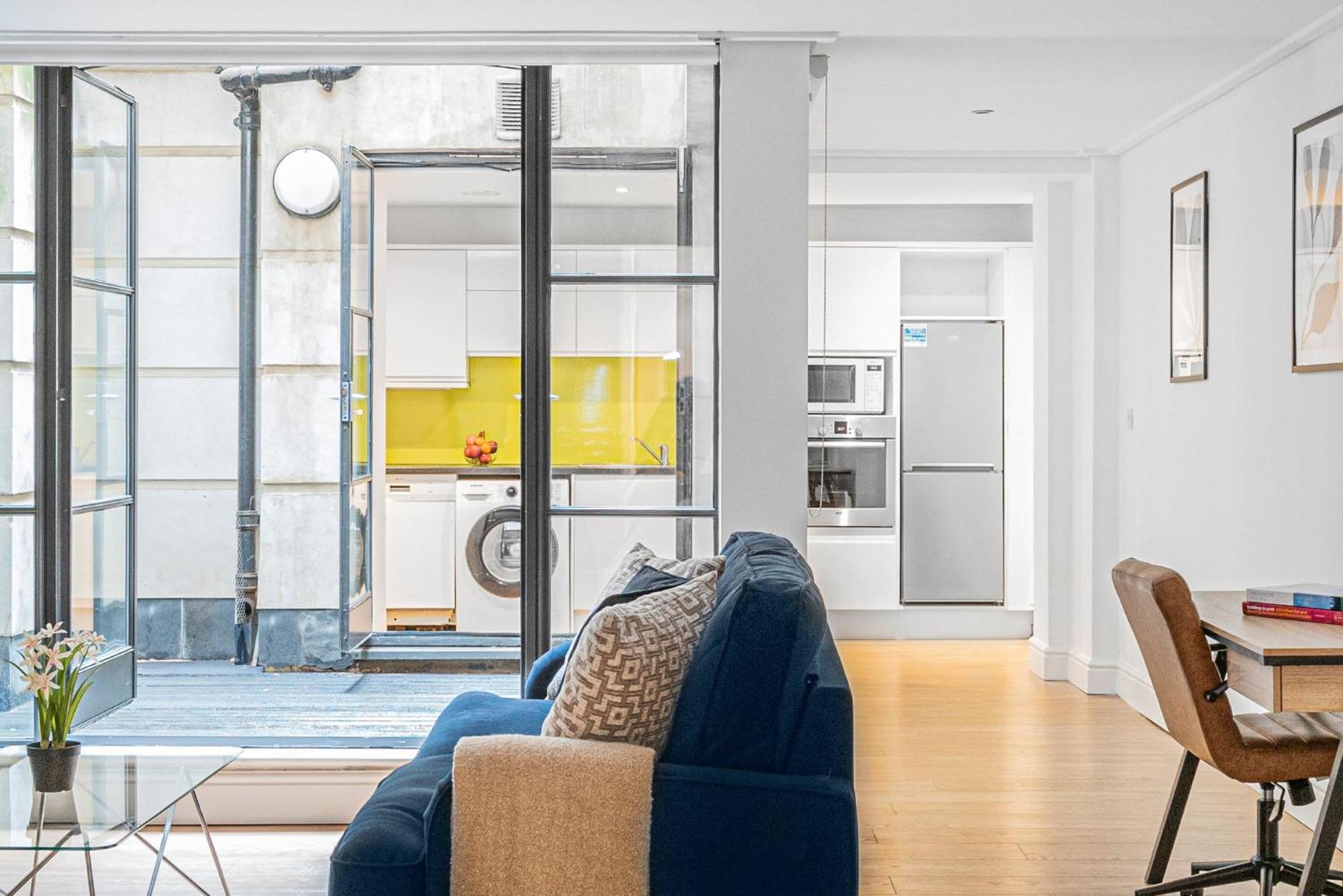 Heart Of Holborn - 2br With Patio - Cityapartmentstay Apartment