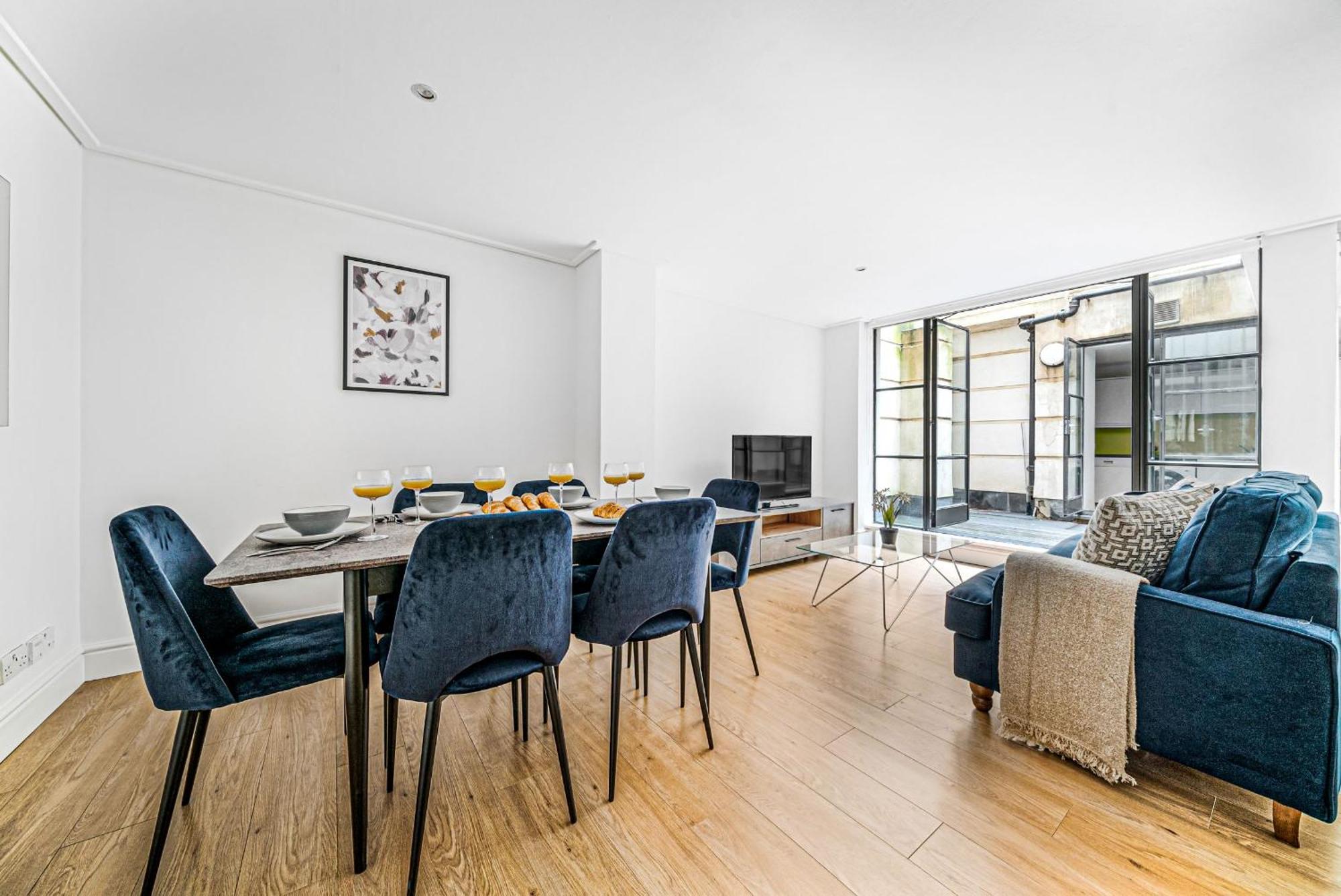 Heart Of Holborn - 2br With Patio - Cityapartmentstay London
