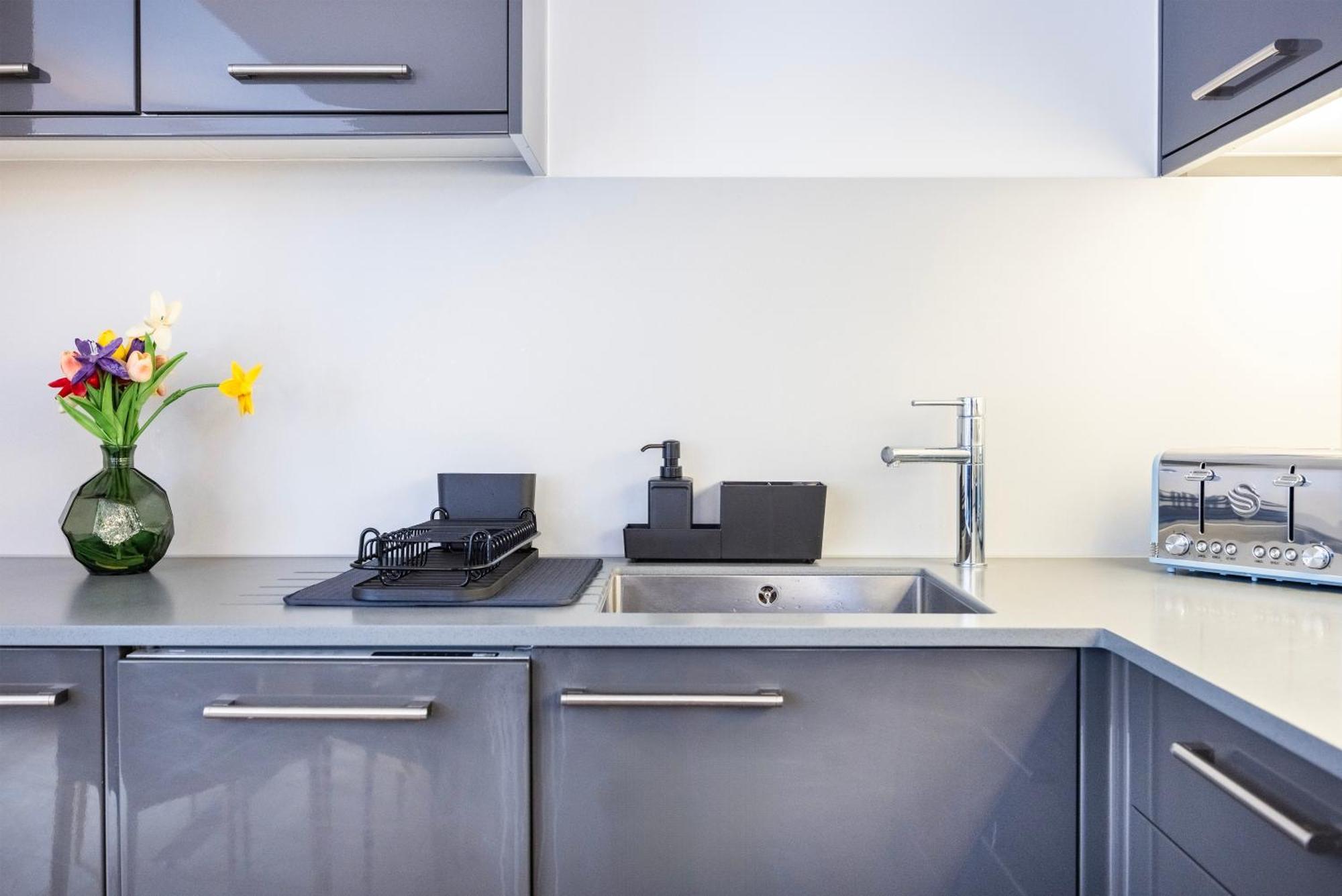 Apartment 2 Bed 2 Bath Deluxe Flat In Kensington