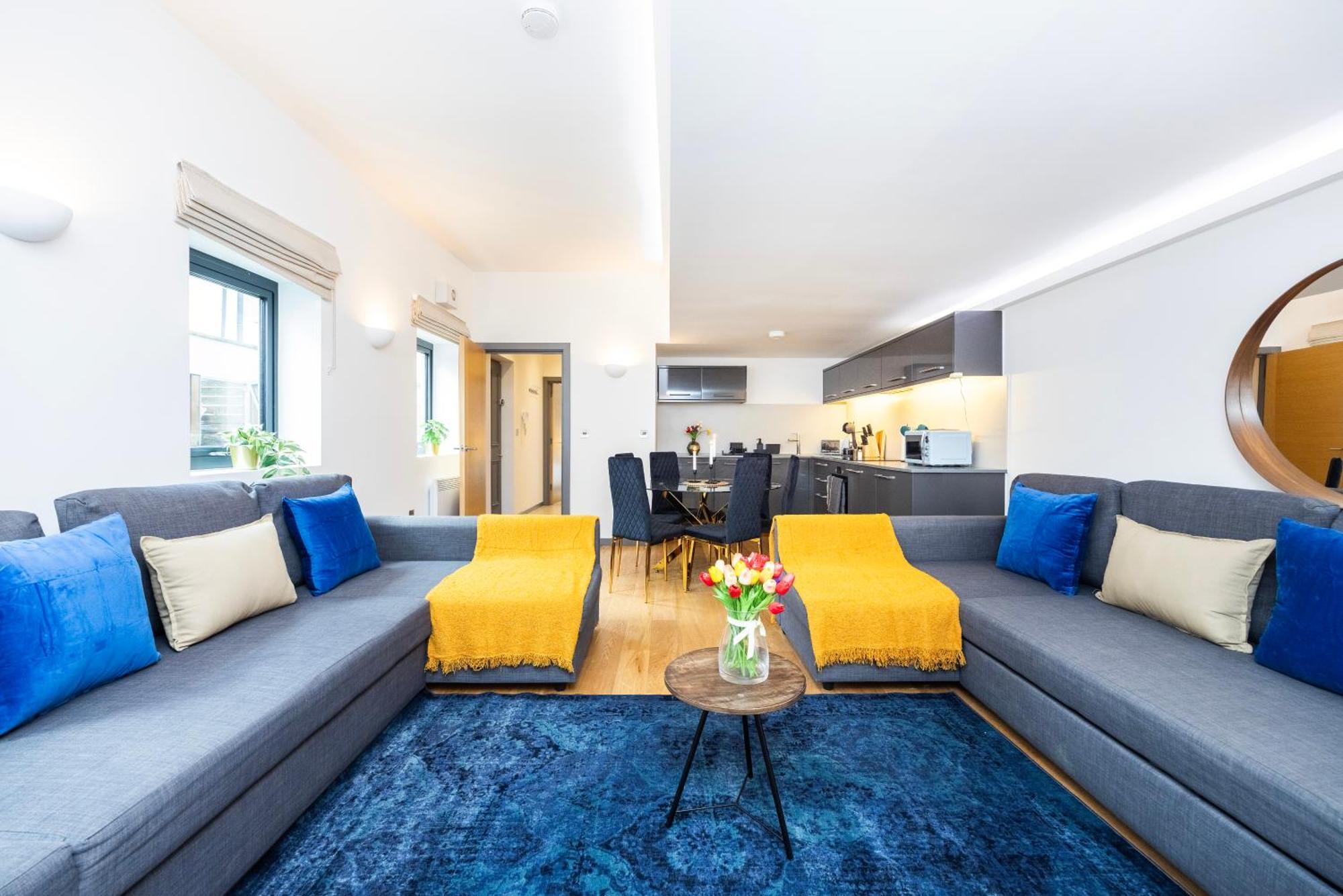Apartment 2 Bed 2 Bath Deluxe Flat In Kensington *