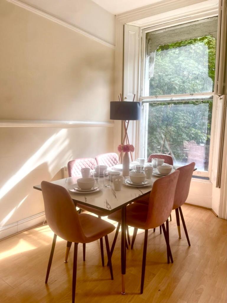 Cozy Twin Next To Hyde Park Homestay