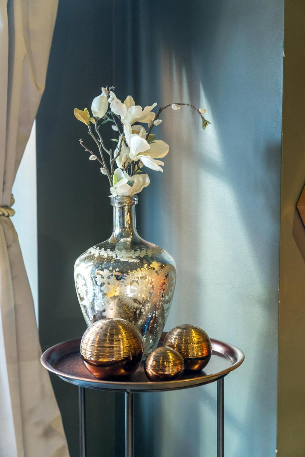 Gorgeous Design 2 Bed Flat Barons Court Sleeps Six Appartement Londen