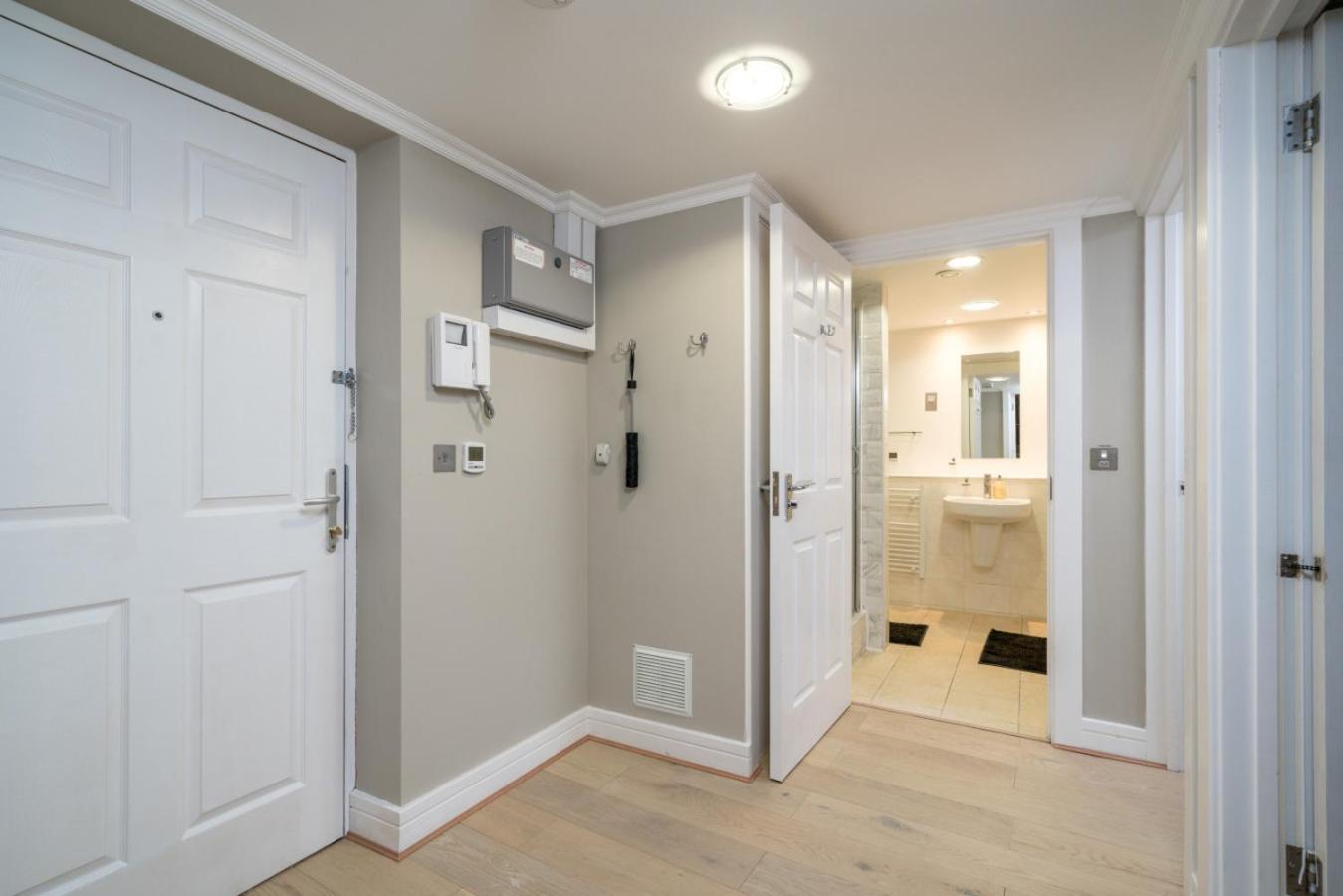 Gorgeous Design 2 Bed Flat Barons Court Sleeps Six Appartement