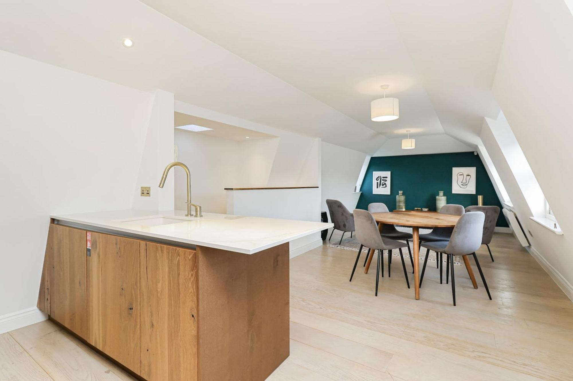 Apartment Kensington Gardens London