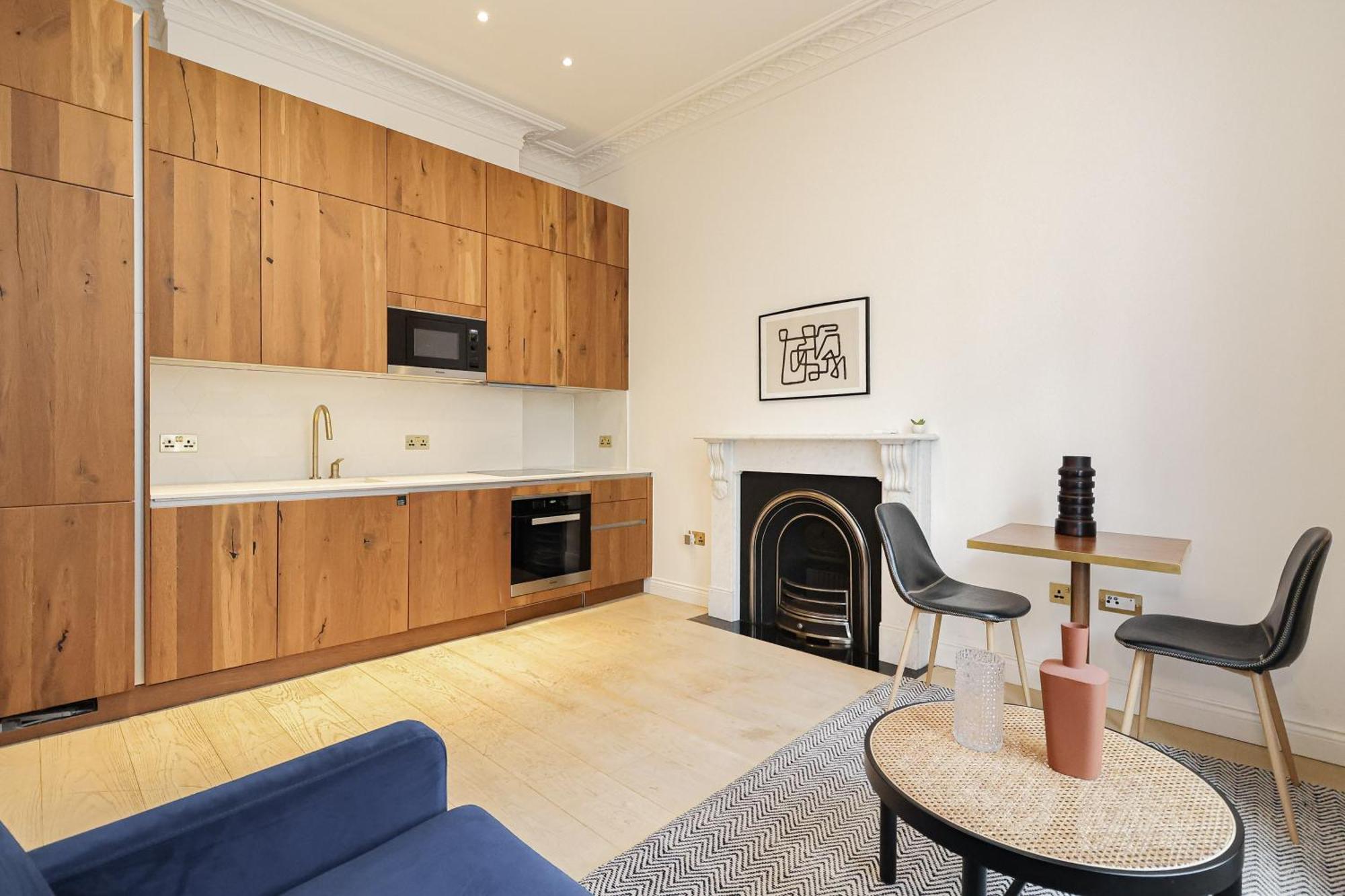 Apartment Kensington Gardens London
