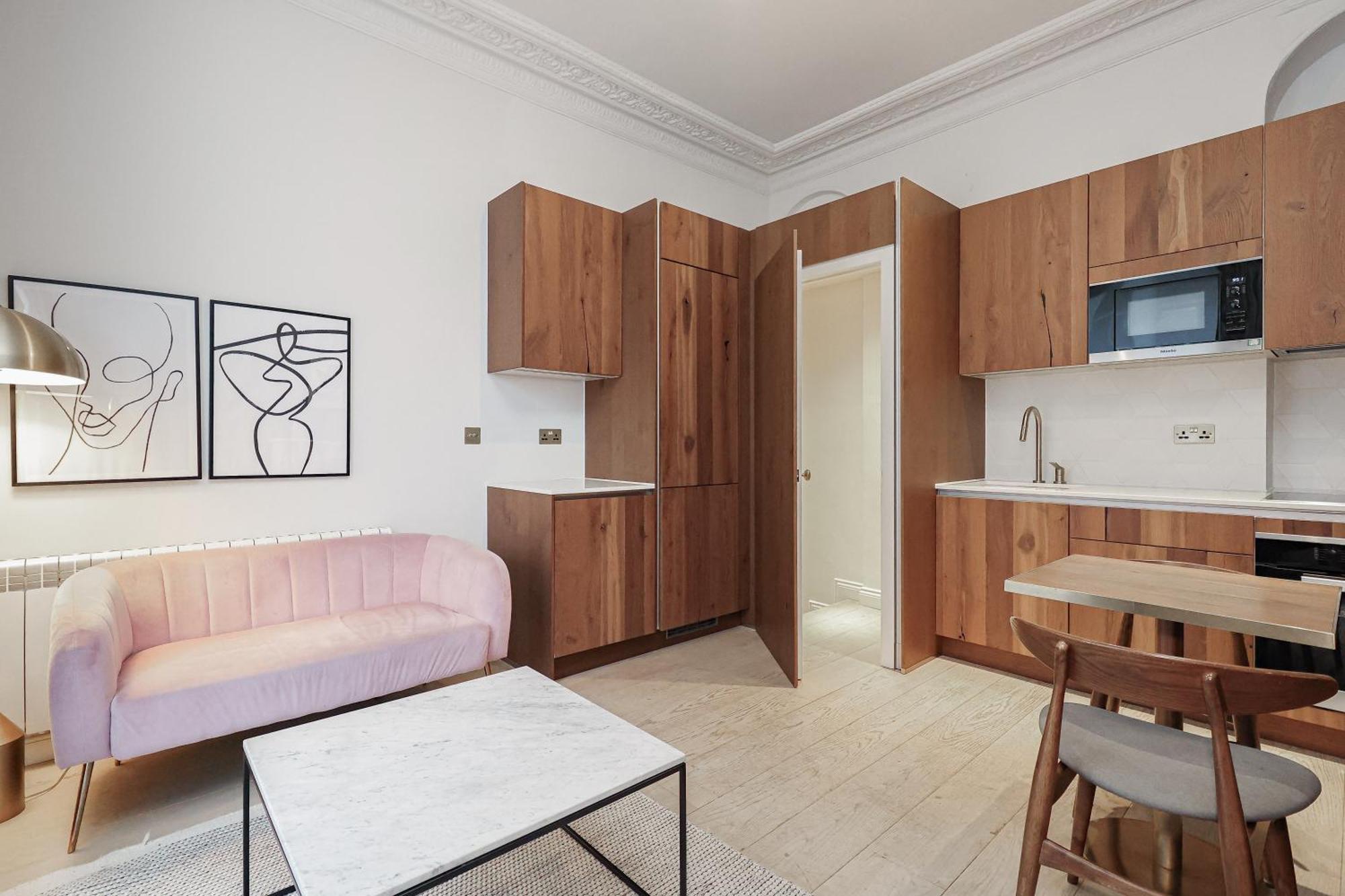 Apartment Kensington Gardens London