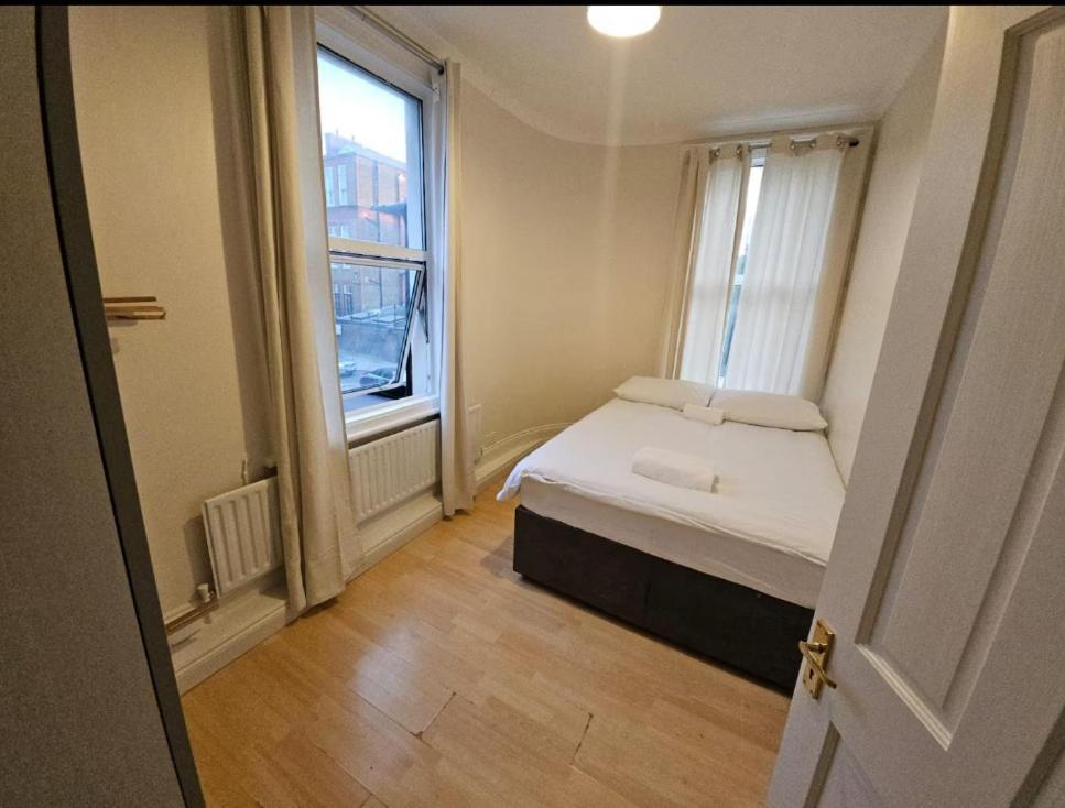 Spacious 3-bedroom Apartment! London