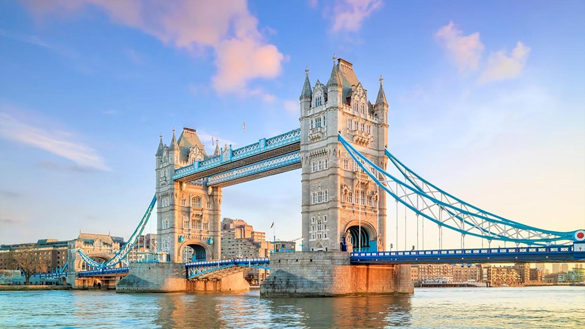 3 Bedroom Flat With Free Secured Parking In Borough Near The Shard, Bermondsey * Londen