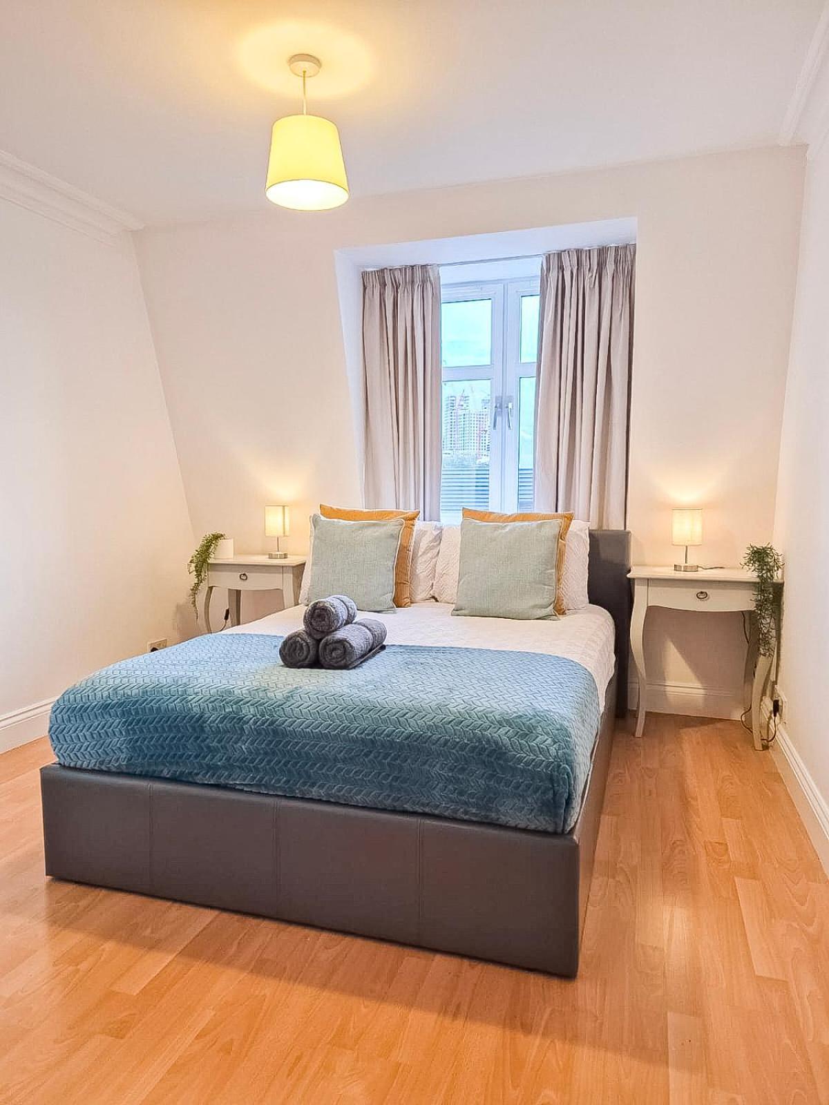 3 Bedroom Flat With Free Secured Parking In Borough Near The Shard, Bermondsey * Londen