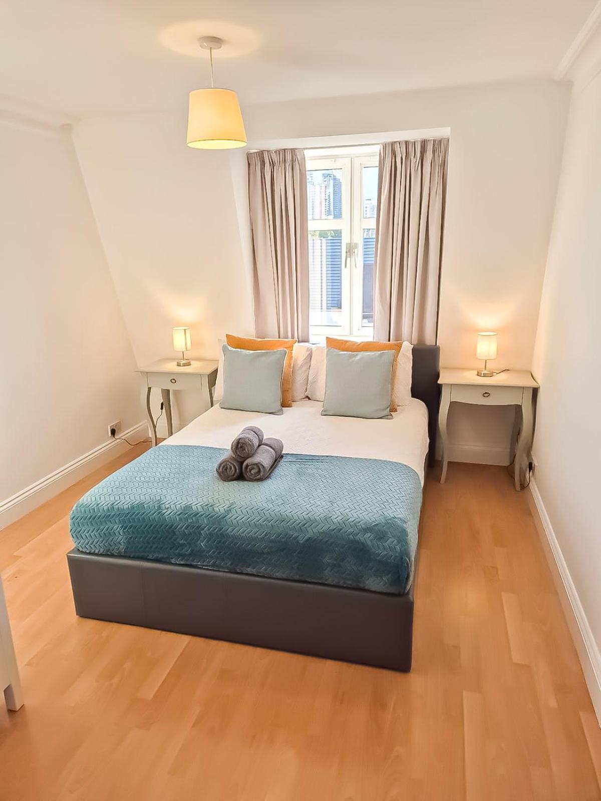 3 Bedroom Flat With Free Secured Parking In Borough Near The Shard, Bermondsey *