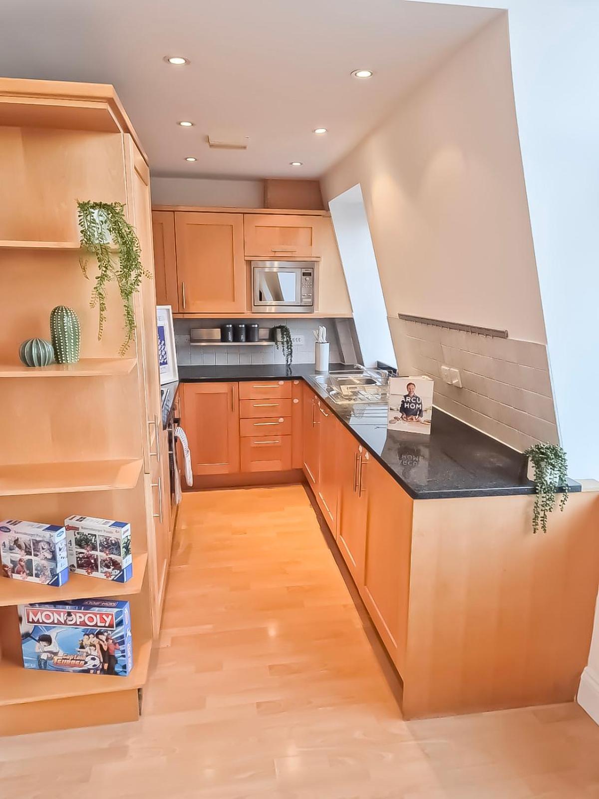 3 Bedroom Flat With Free Secured Parking In Borough Near The Shard, Bermondsey Appartement Londen