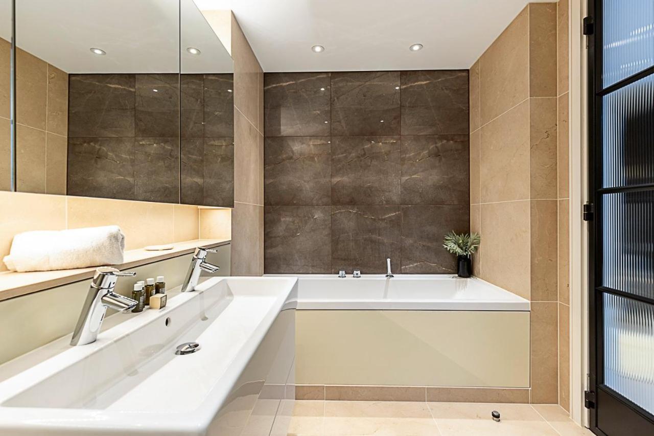 Pepys House A Modern Touch Of History * London