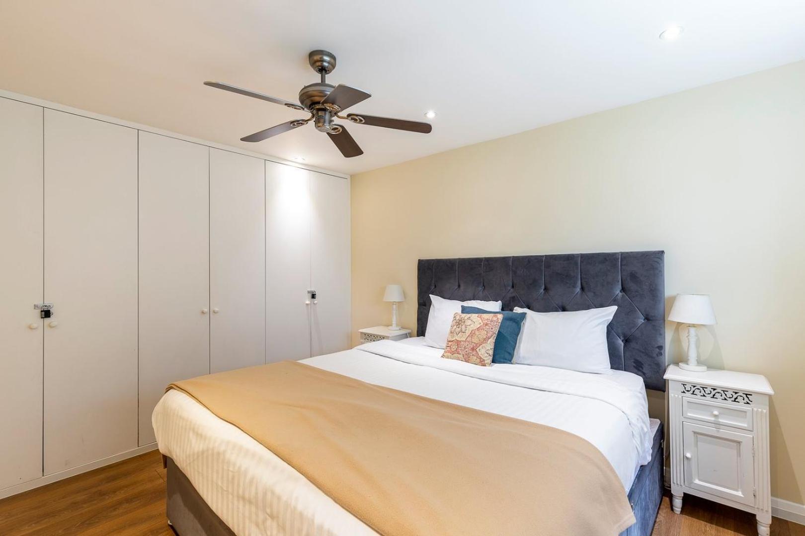 Apartment Elegant Two Bedroom Flat In Redcliffe Gardens *