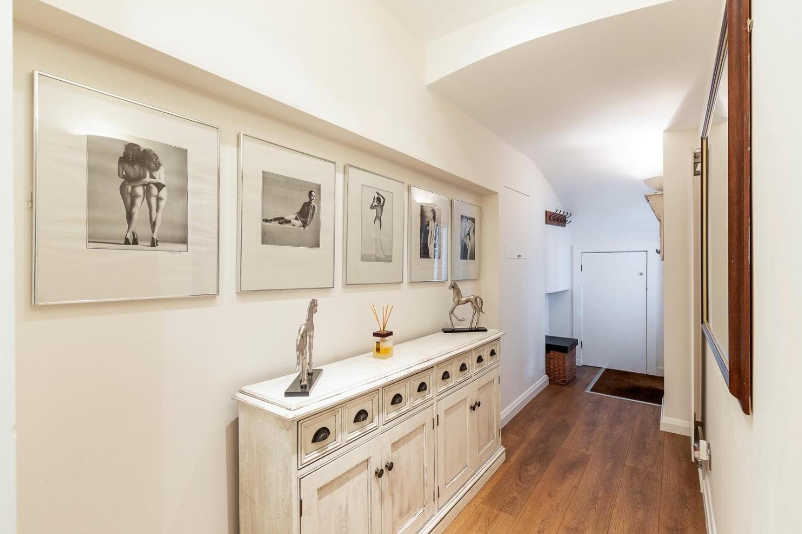 Elegant Two Bedroom Flat In Redcliffe Gardens Apartment London