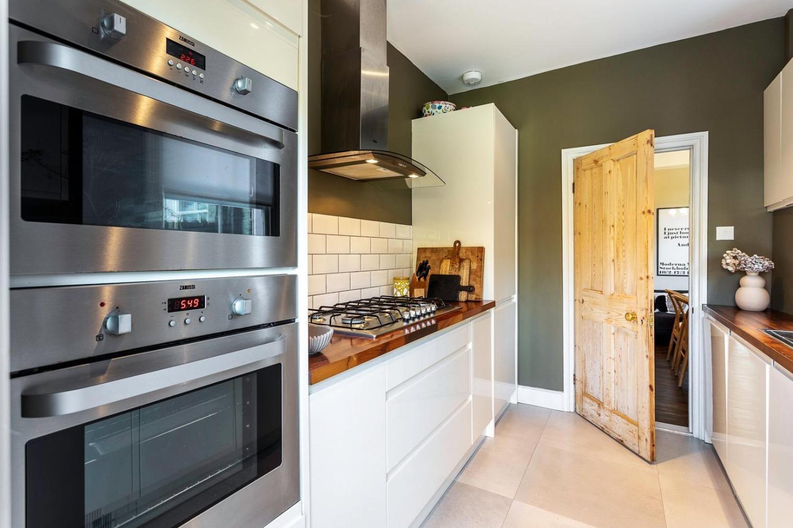 Holiday home Tooting's Charming Victorian Garden Hideaway London