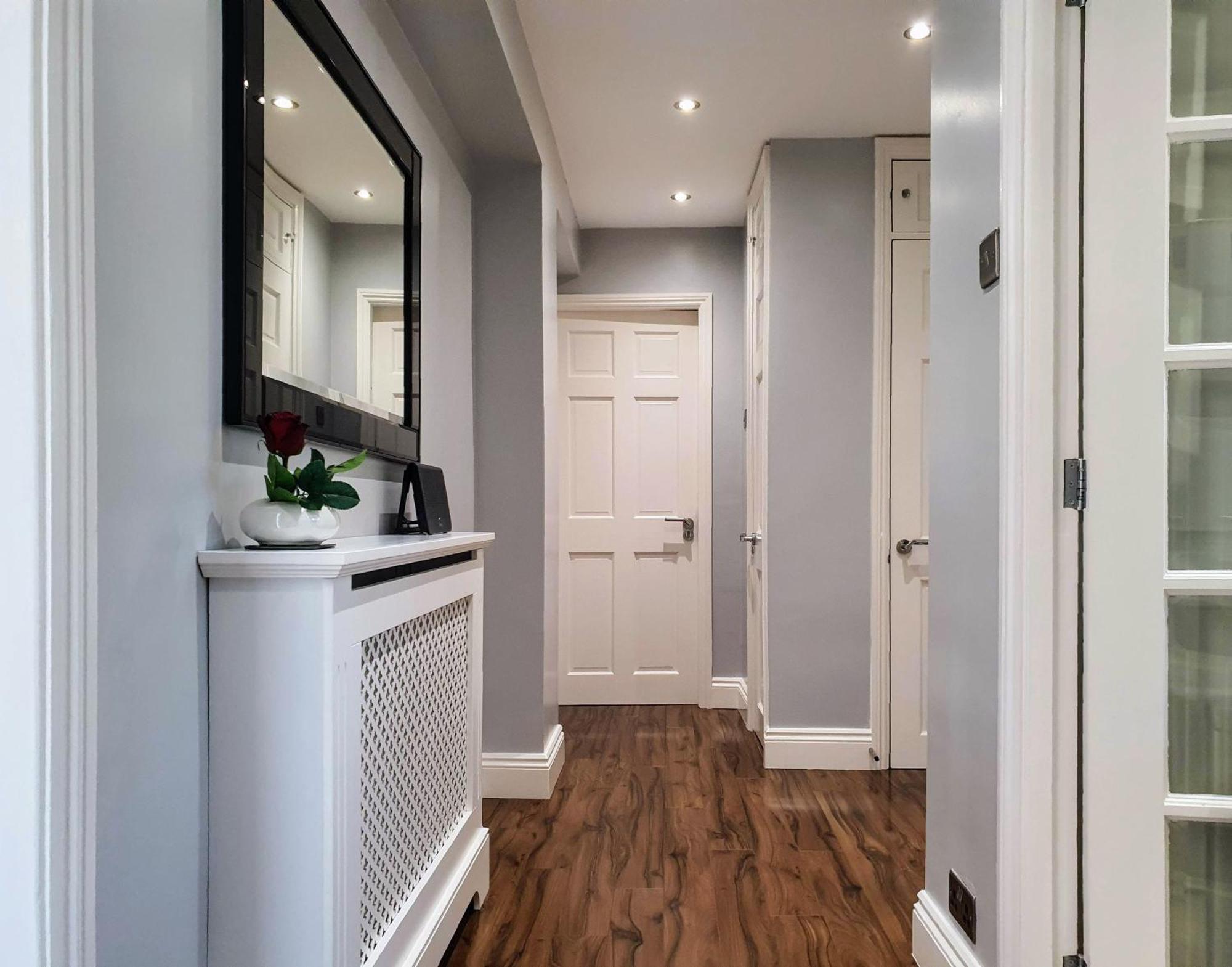 Apartment 2 Bed Close To *