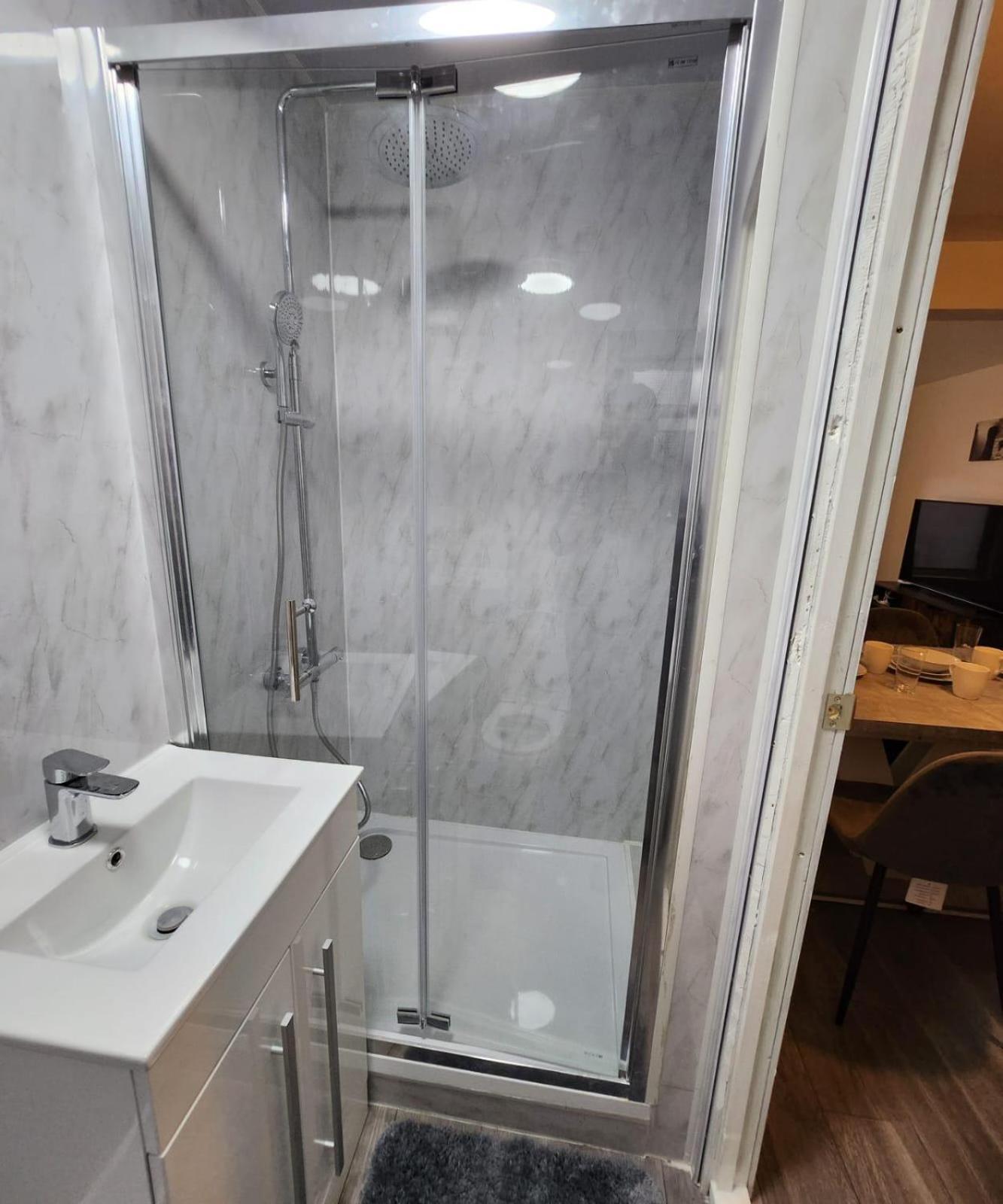 New Deluxe Apt-2