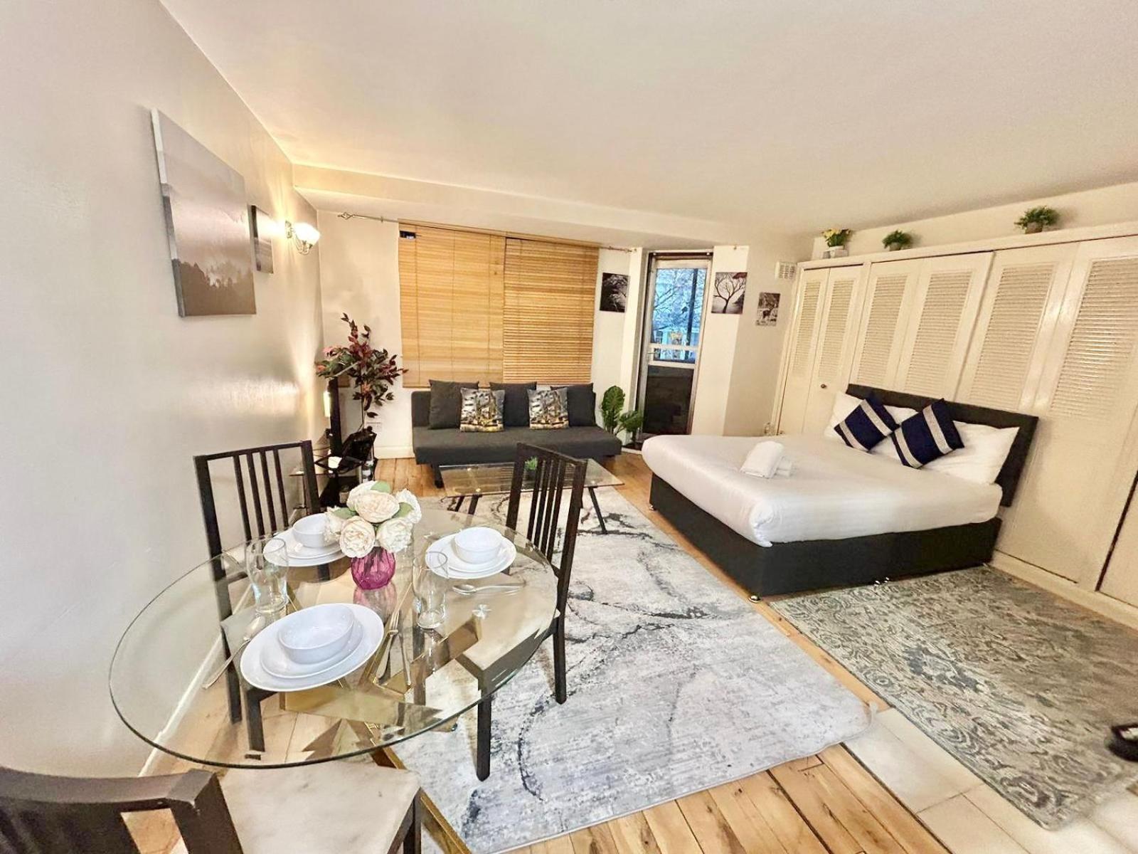 Beautiful At Cromwell Road Apartamento