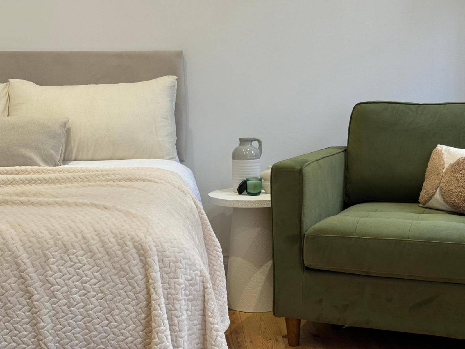 Studio-sleeps3-98ws-petfriendly