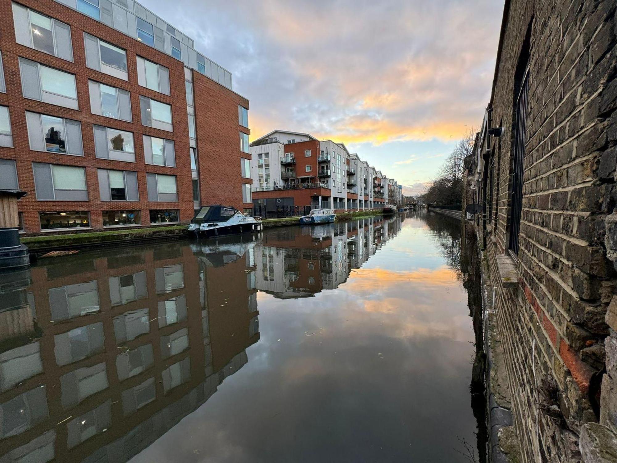 Studio-sleeps3-98ws-petfriendly *