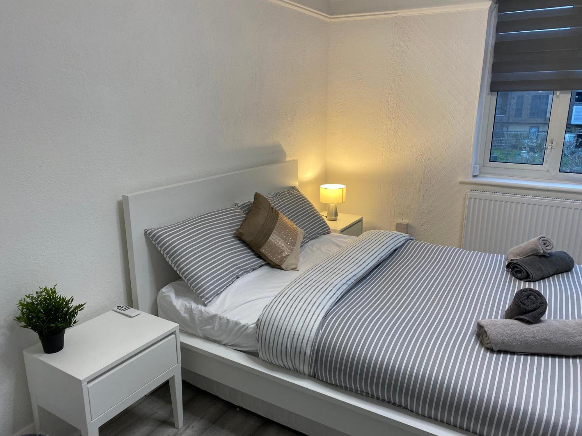 Eejs Stylish 3 Bedroom House - Greenwich * Londen