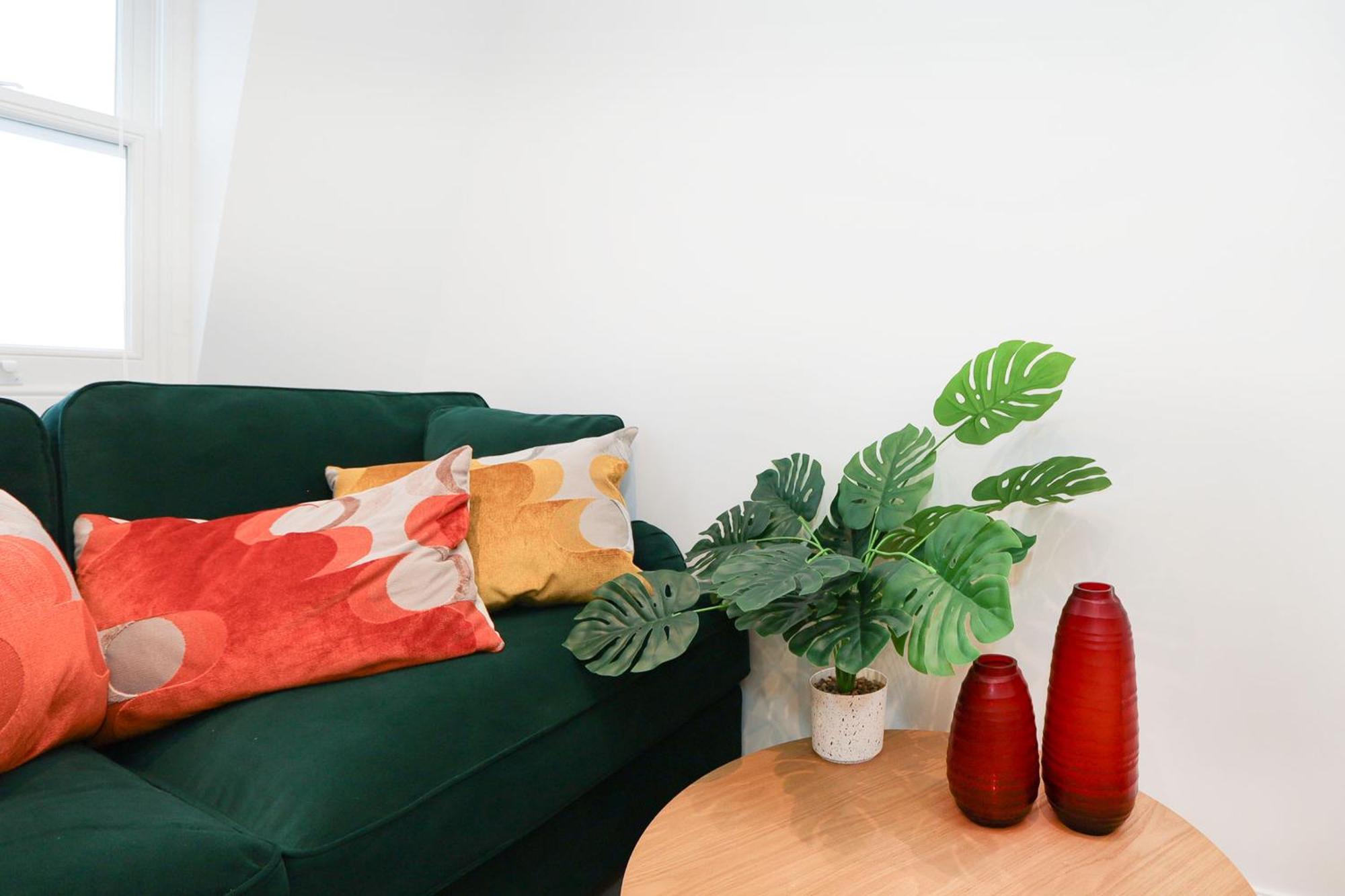 The Kentish Nook, 1 Bed 2 Bath Apartment London