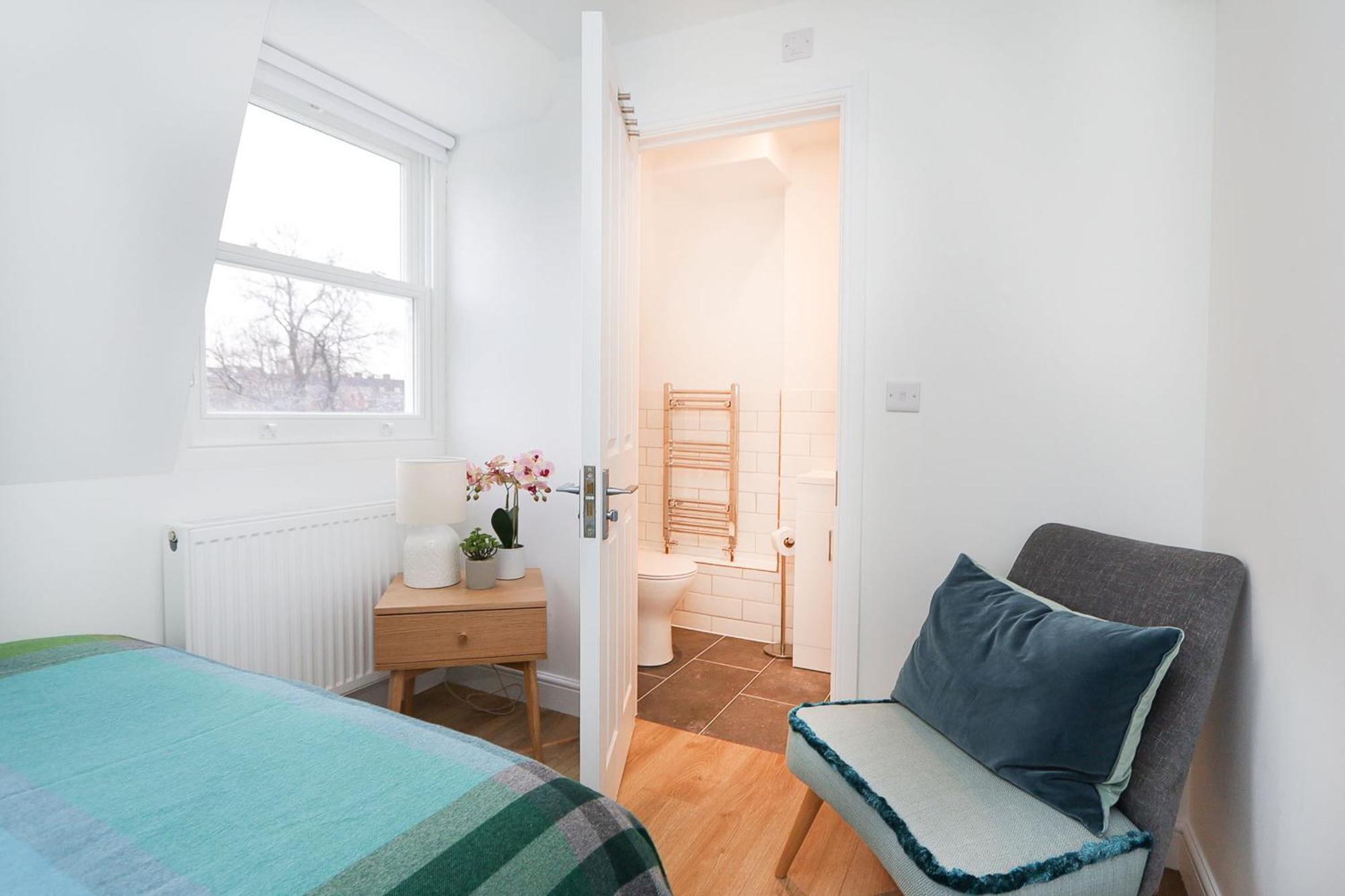 The Kentish Nook, 1 Bed 2 Bath London