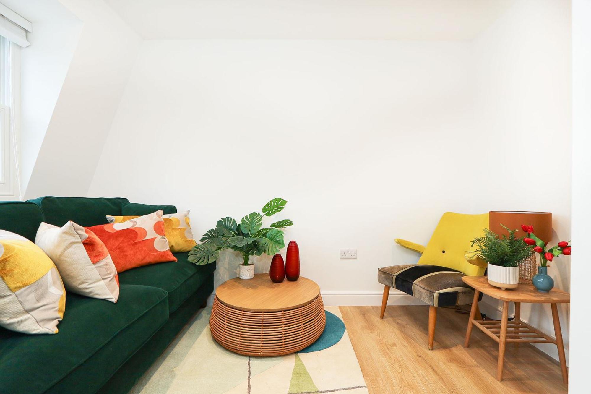 The Kentish Nook, 1 Bed 2 Bath Apartment London