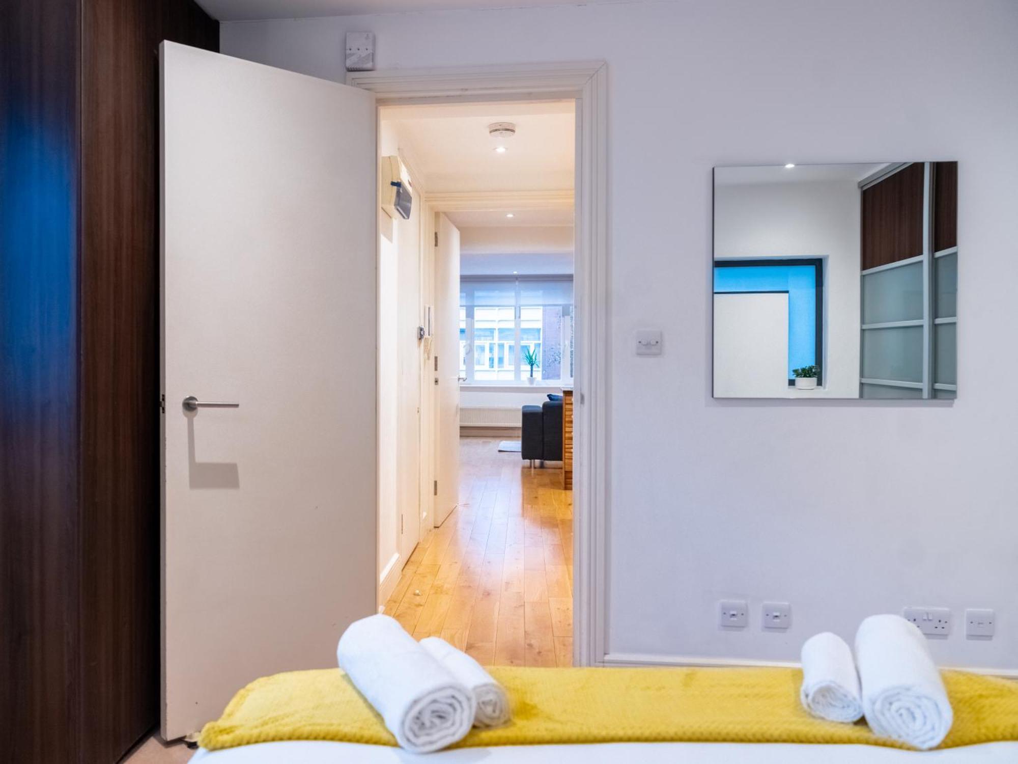 Apartment Modern Flat In Farringdon For Work Or Leisure