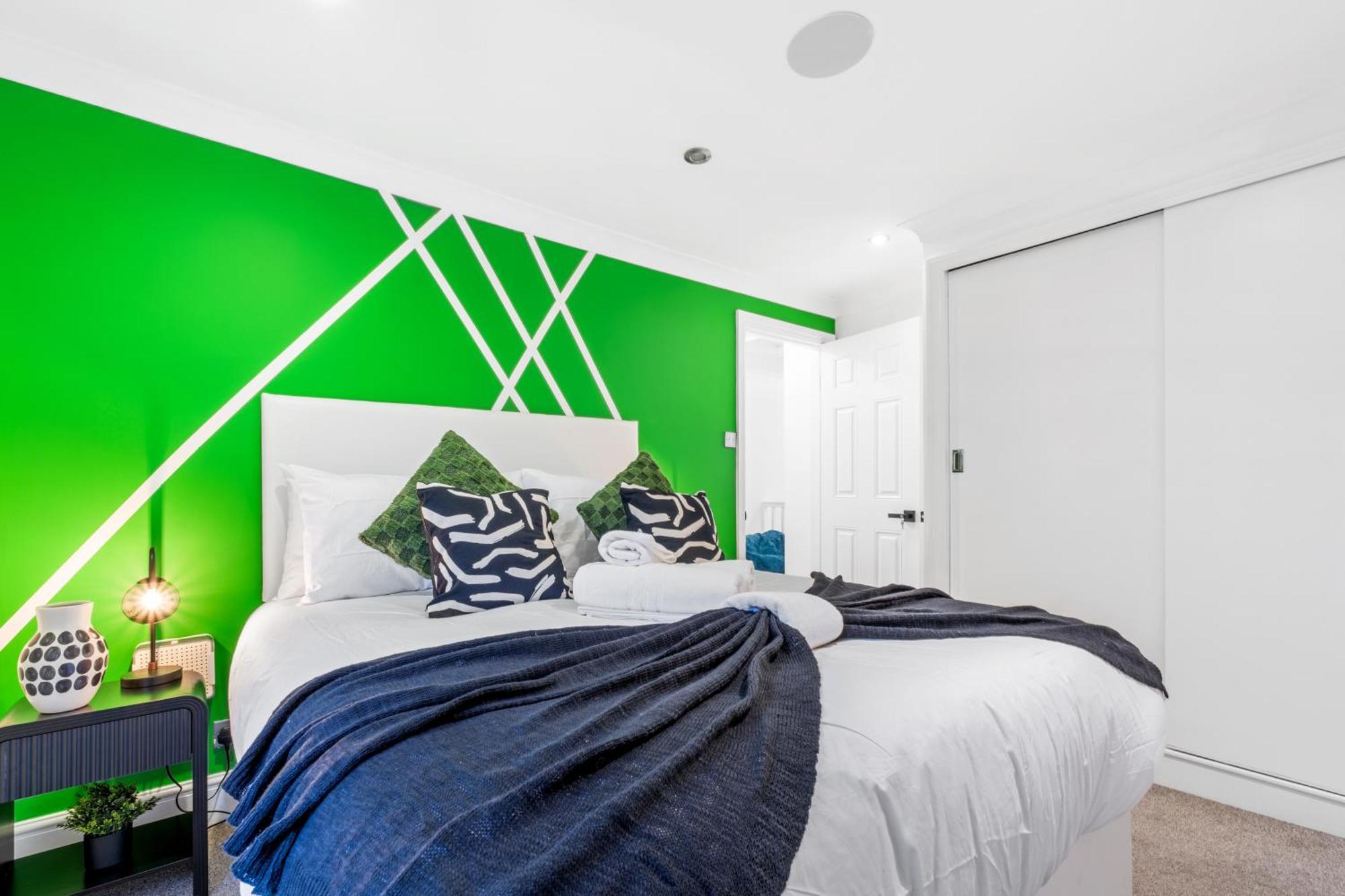 3 Bed Trendy Vibe House In Earls Court Kensington Apartment *