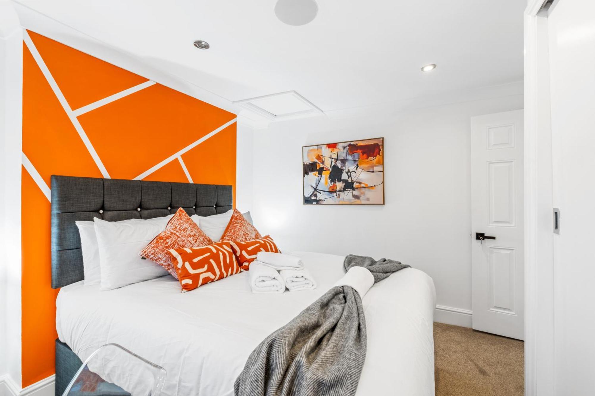 3 Bed Trendy Vibe House In Earls Court Kensington * London