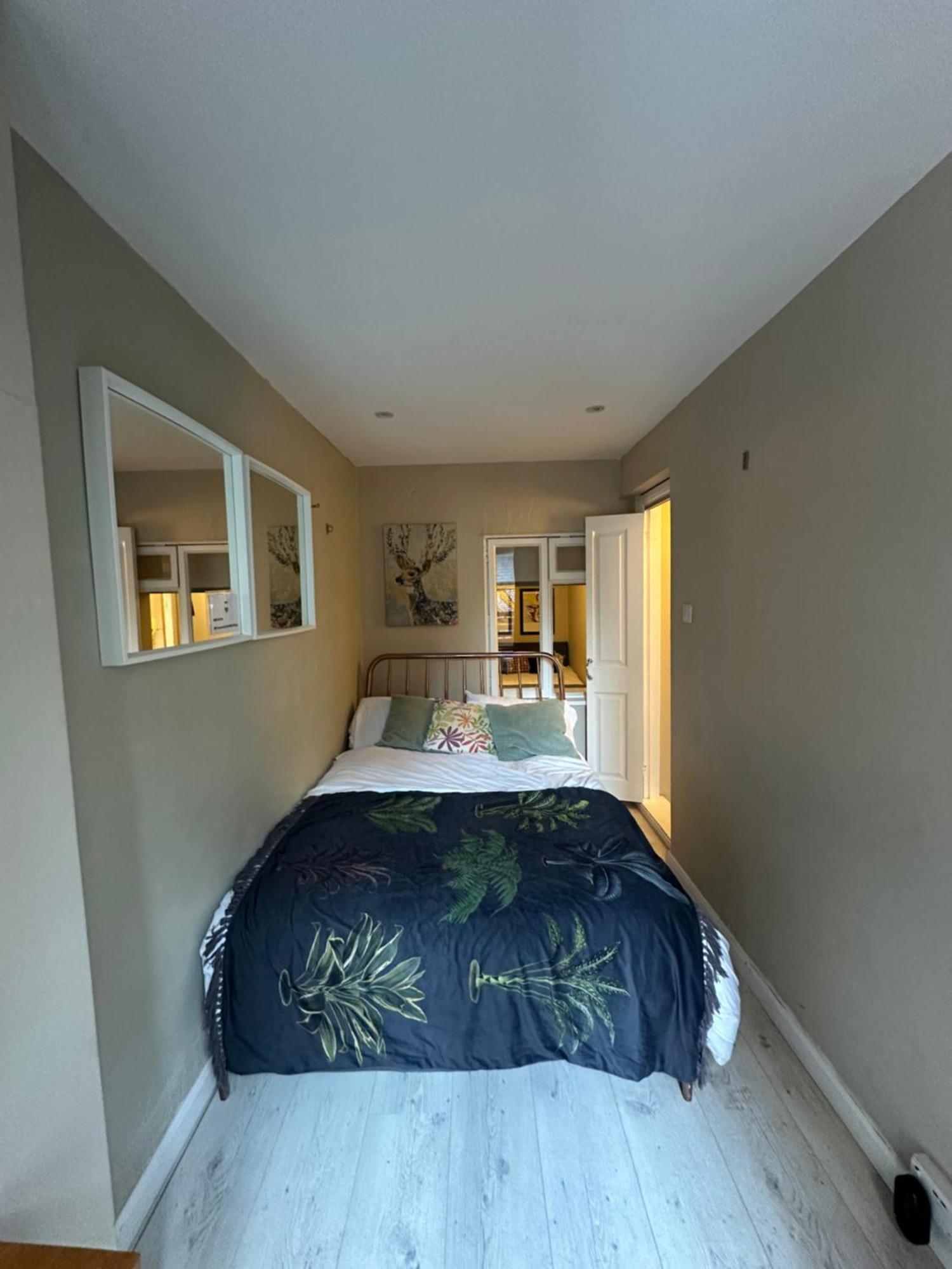 3 Bed Flat In The Heart Of Apartment