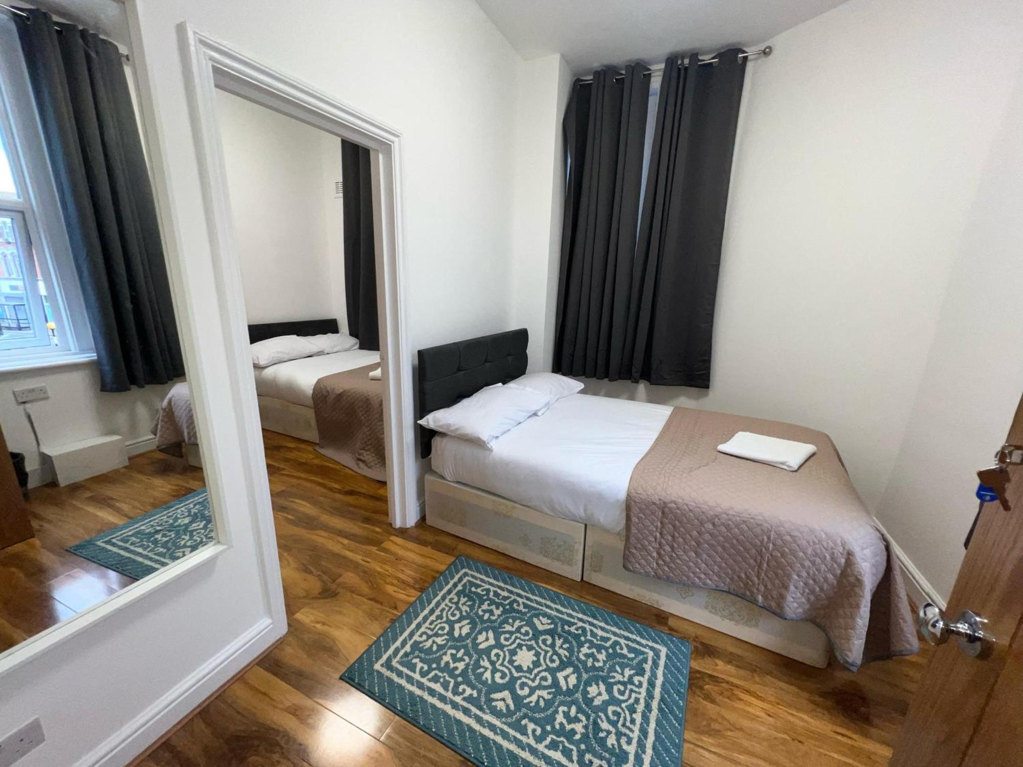 World Hotel 3*