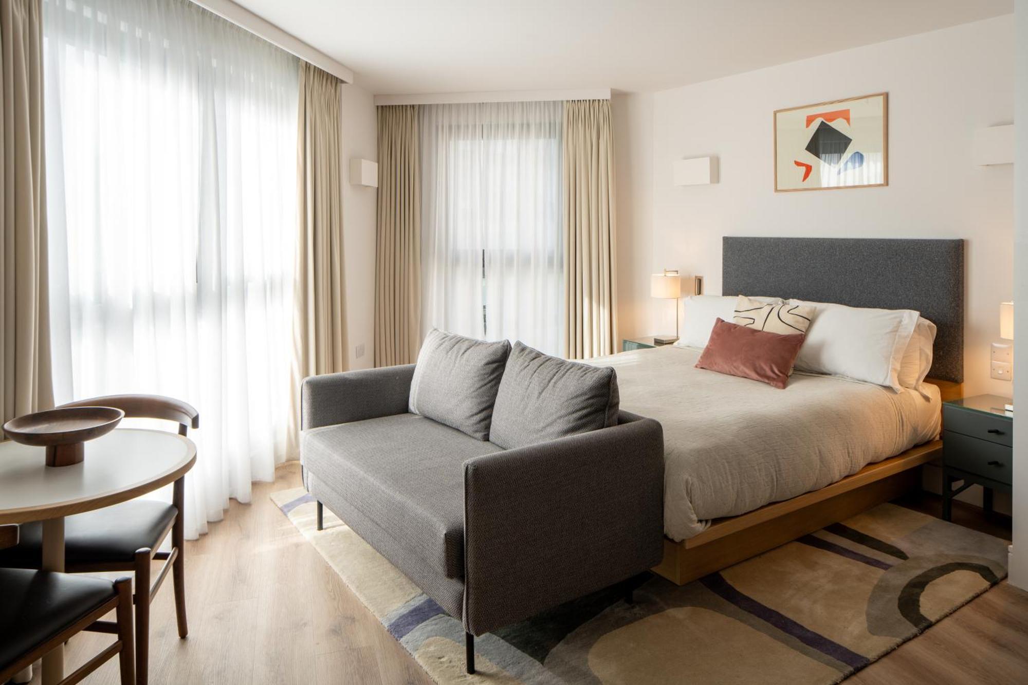 Rockwell East-tower Bridge 4* London