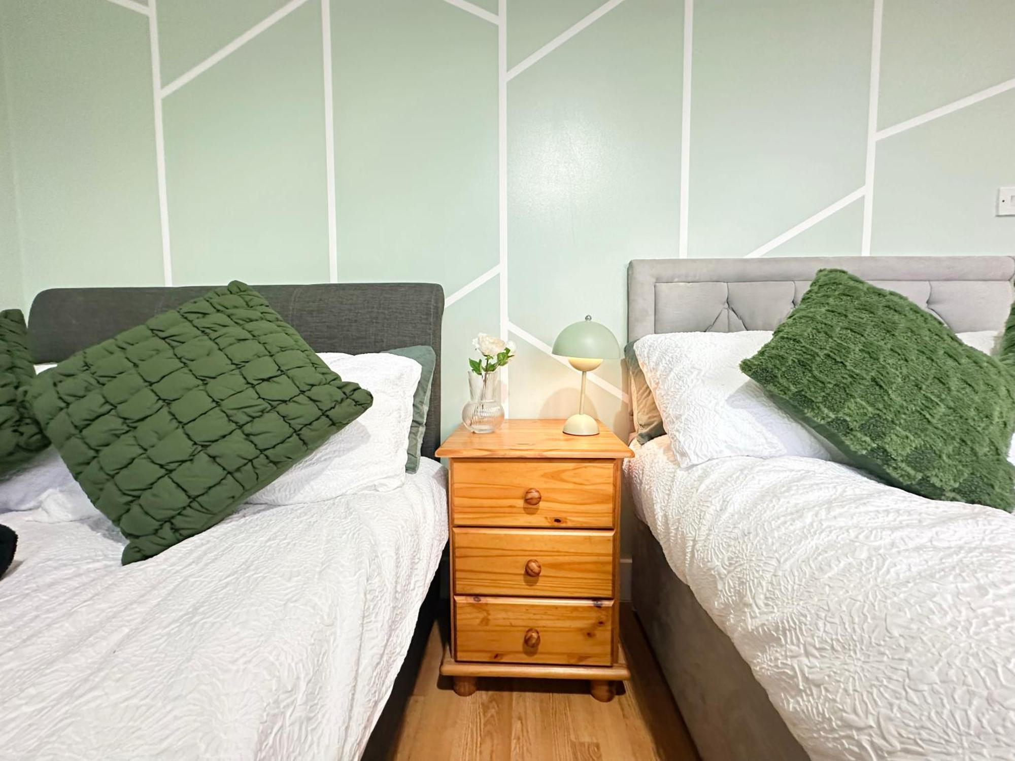 Acacia Wembley Stadium Apartments, By Edens * Londen