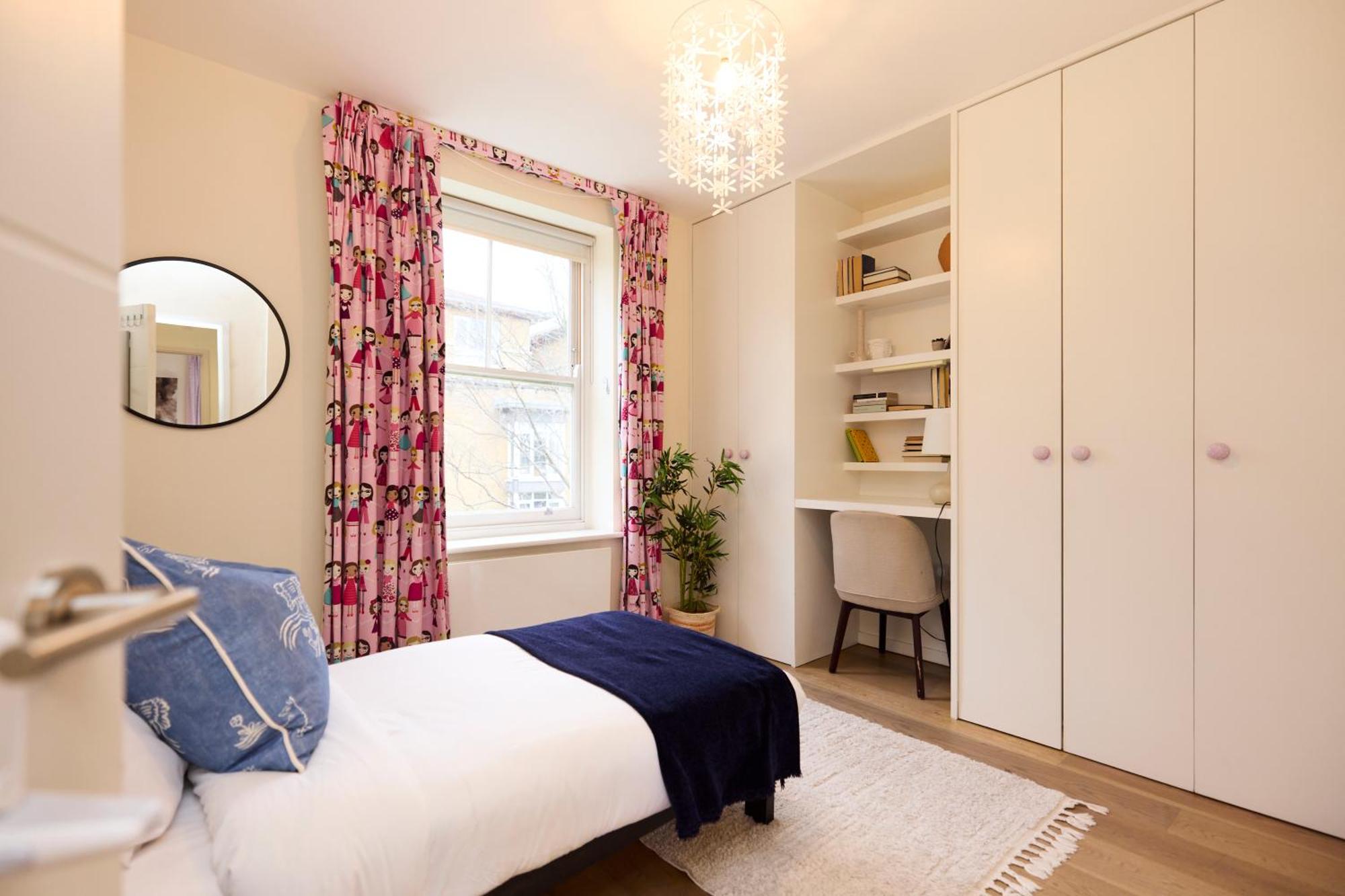 The South Hampstead Hideaway - Stylish 6bdr Apartment