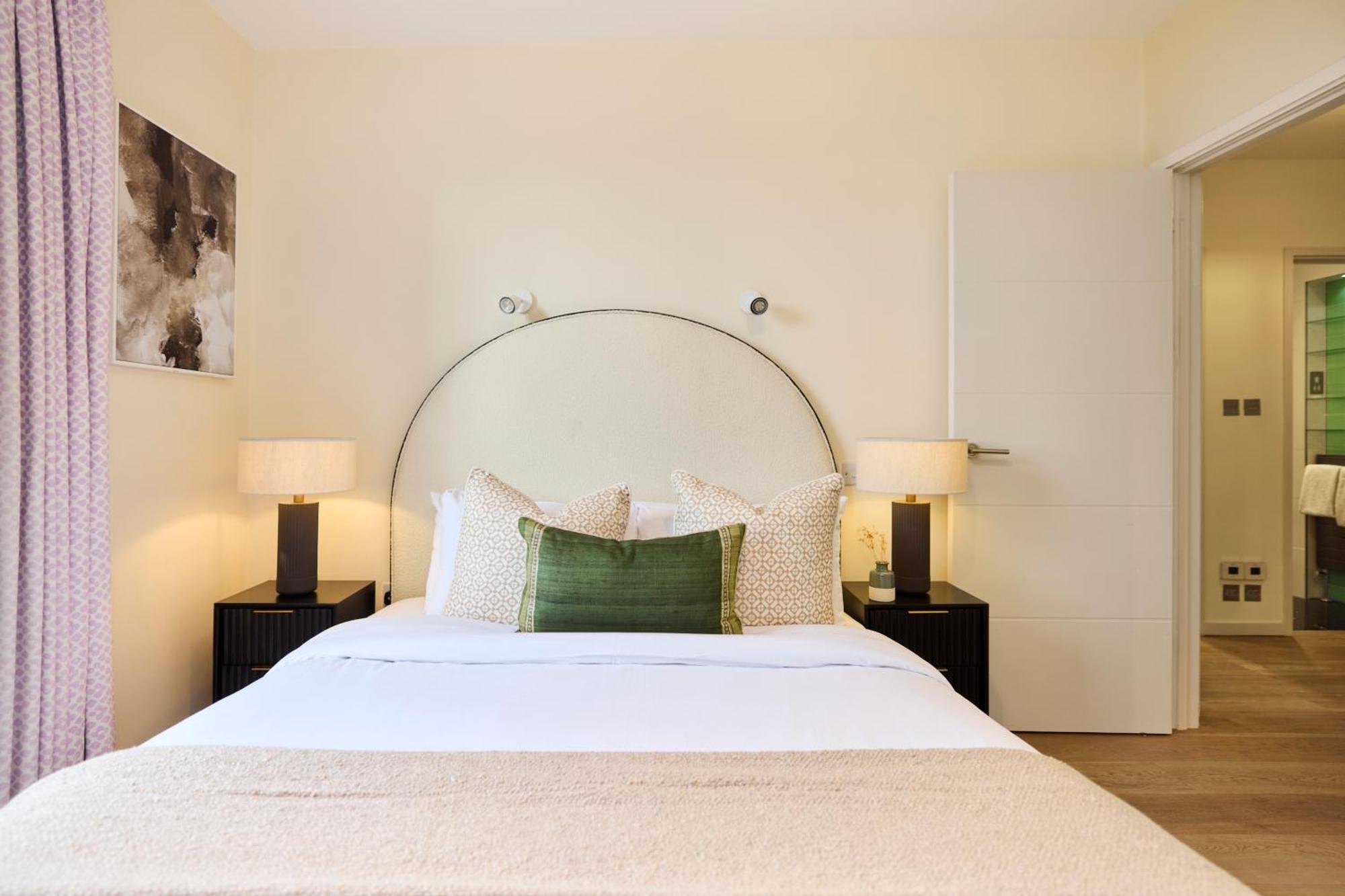 The South Hampstead Hideaway - Stylish 6bdr Apartment London