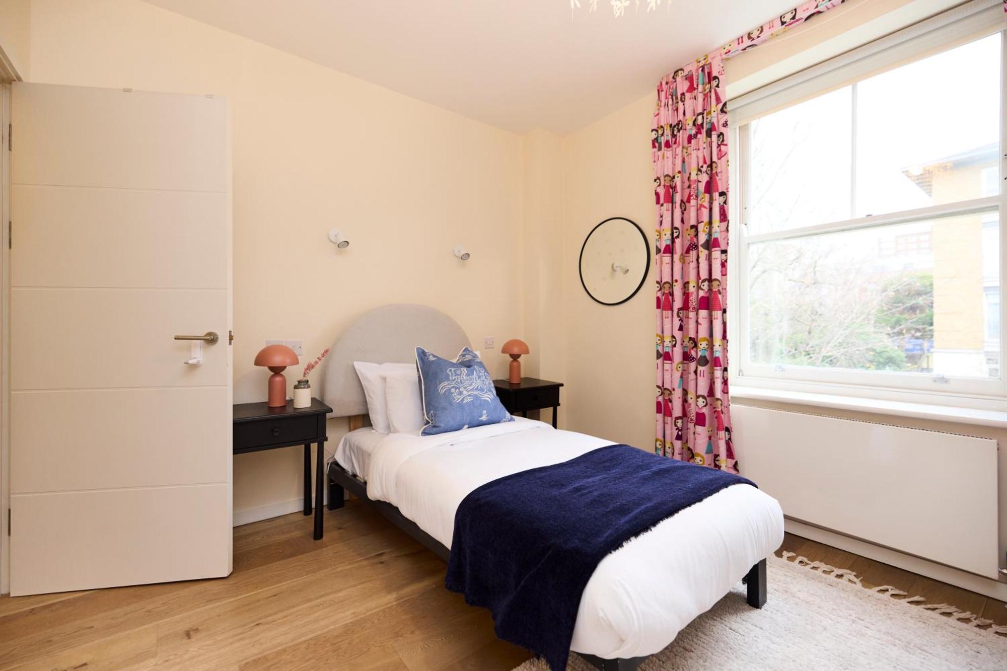 The South Hampstead Hideaway - Stylish 6bdr Apartment