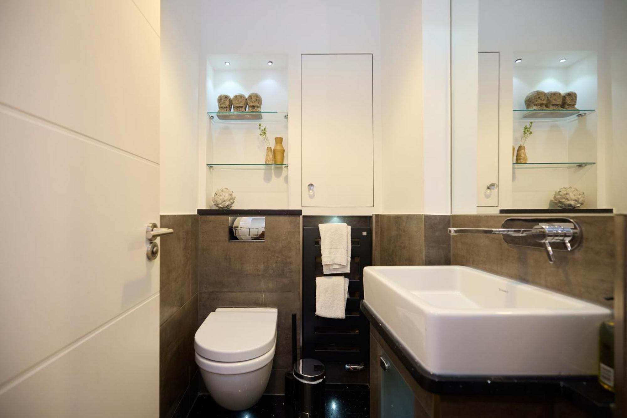 The South Hampstead Hideaway - Stylish 6bdr Apartment *
