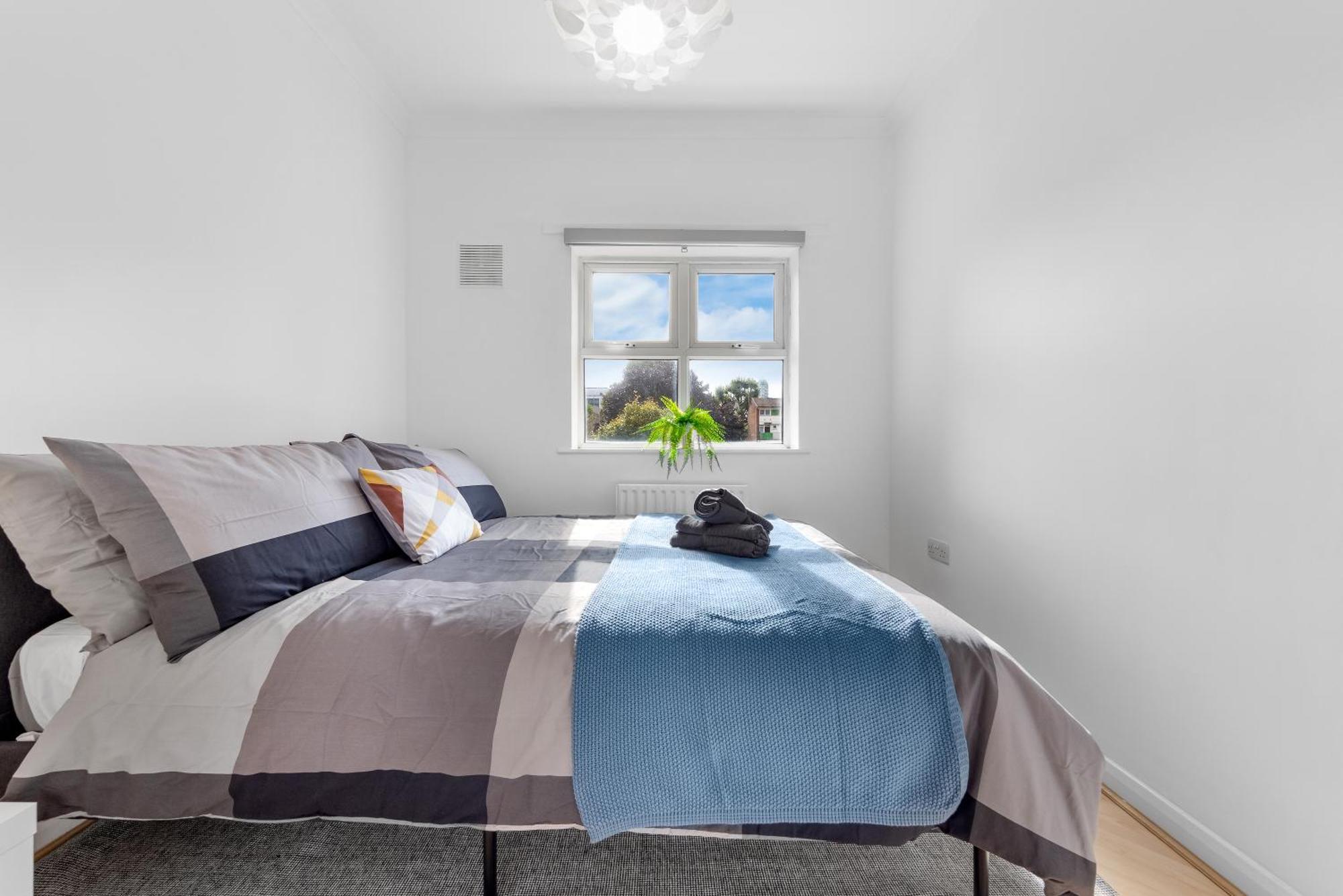 Cozylease 3-bed Canary Wharf Retreat,near 02 Apartment *