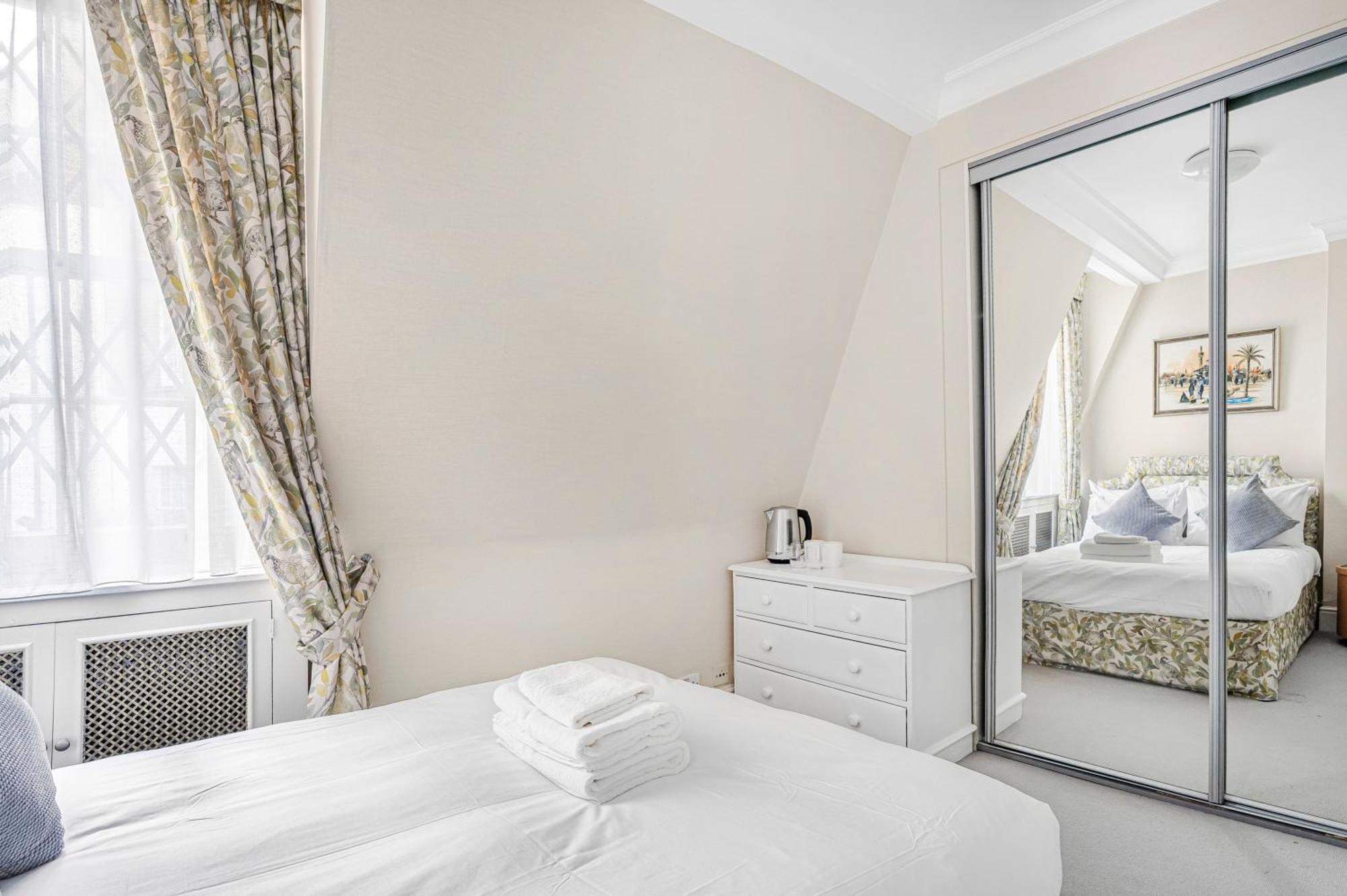 Homestay Hyde Park London