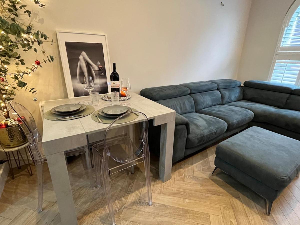 Luxury One Bedroom Paradise Apartment