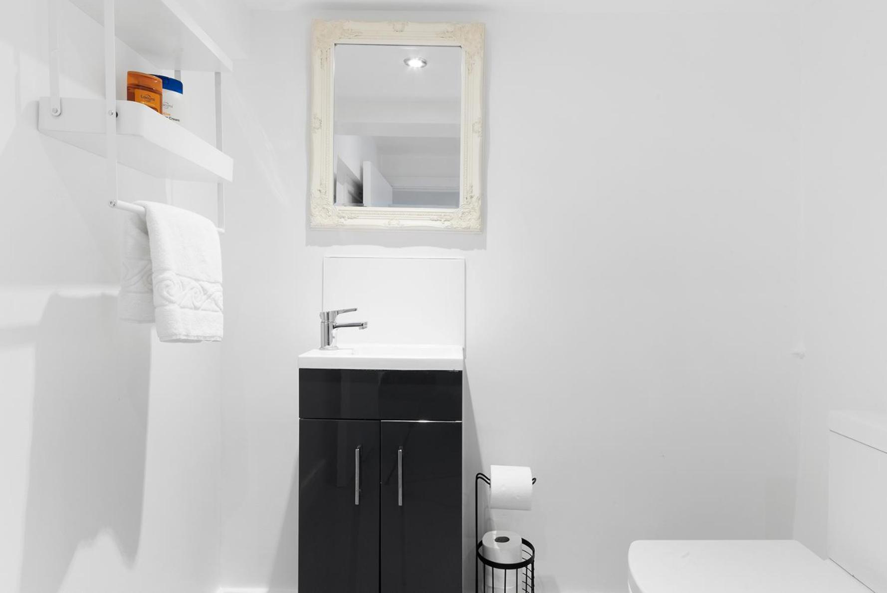 Apartment Budget Nest Archway
